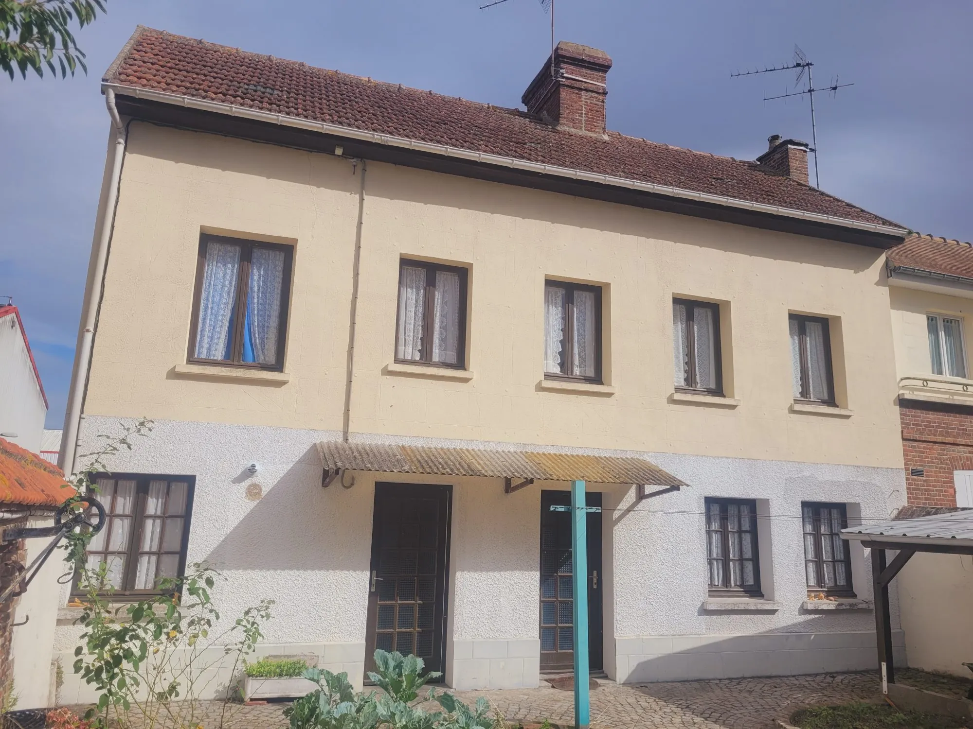 Maison ancienne à rénover avec grande potentialité à Louviers