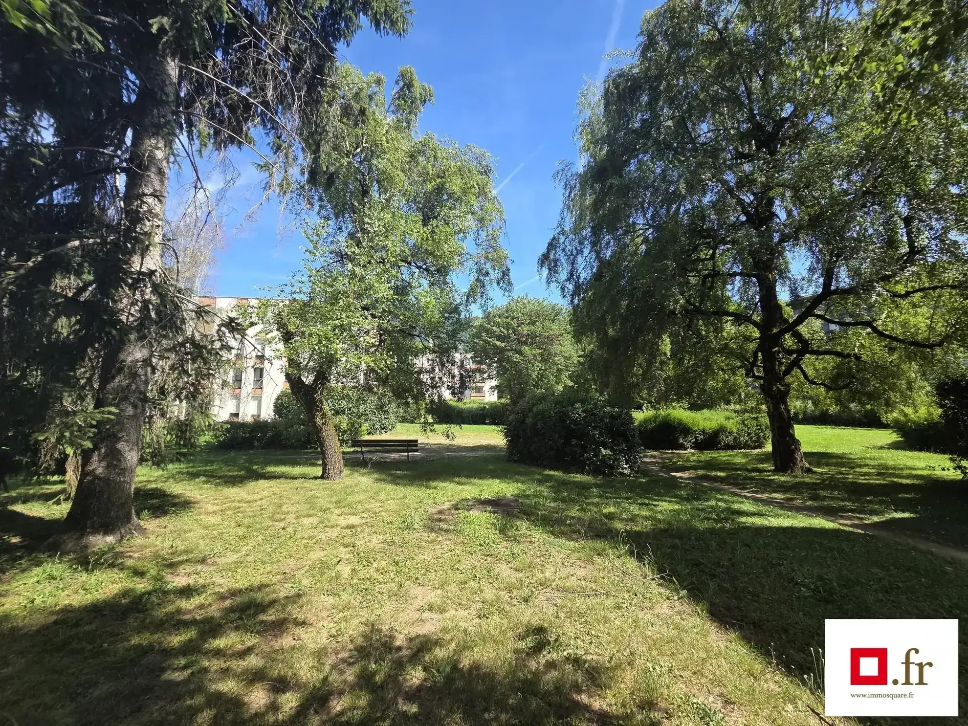 Appartement T4 à vendre à Pontcharra avec vue montagne, rénové, dernier étage