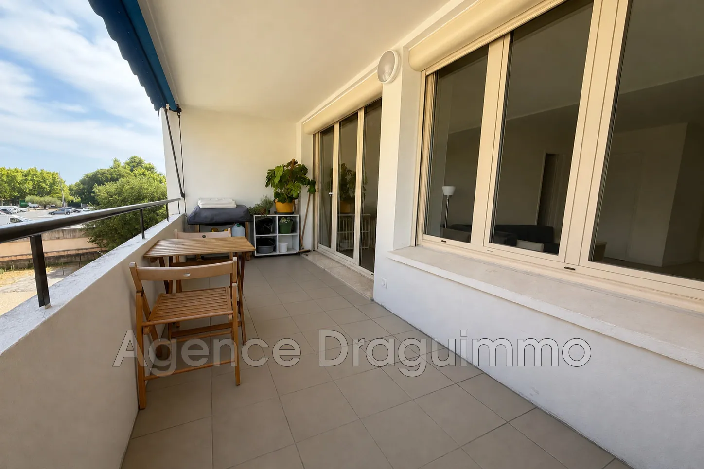 Appareil T4 lumineux avec terrasse et parking à Draguignan
