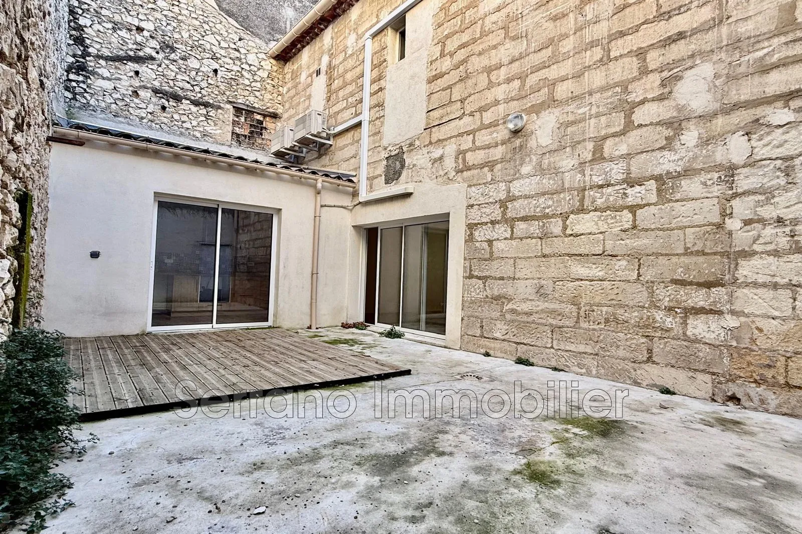 Charmante maison de village à Châteaurenard de 109 m² avec cour et proximité des commodités