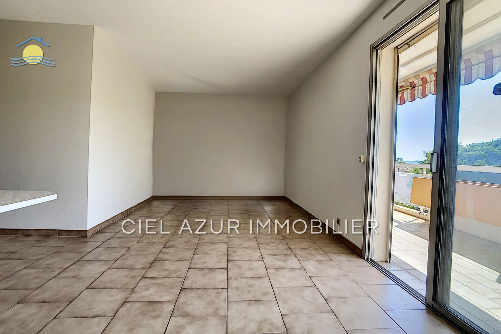 Appartement 2 pièces avec terrasse et vue mer à Juan-les-Pins Bijou Plage
