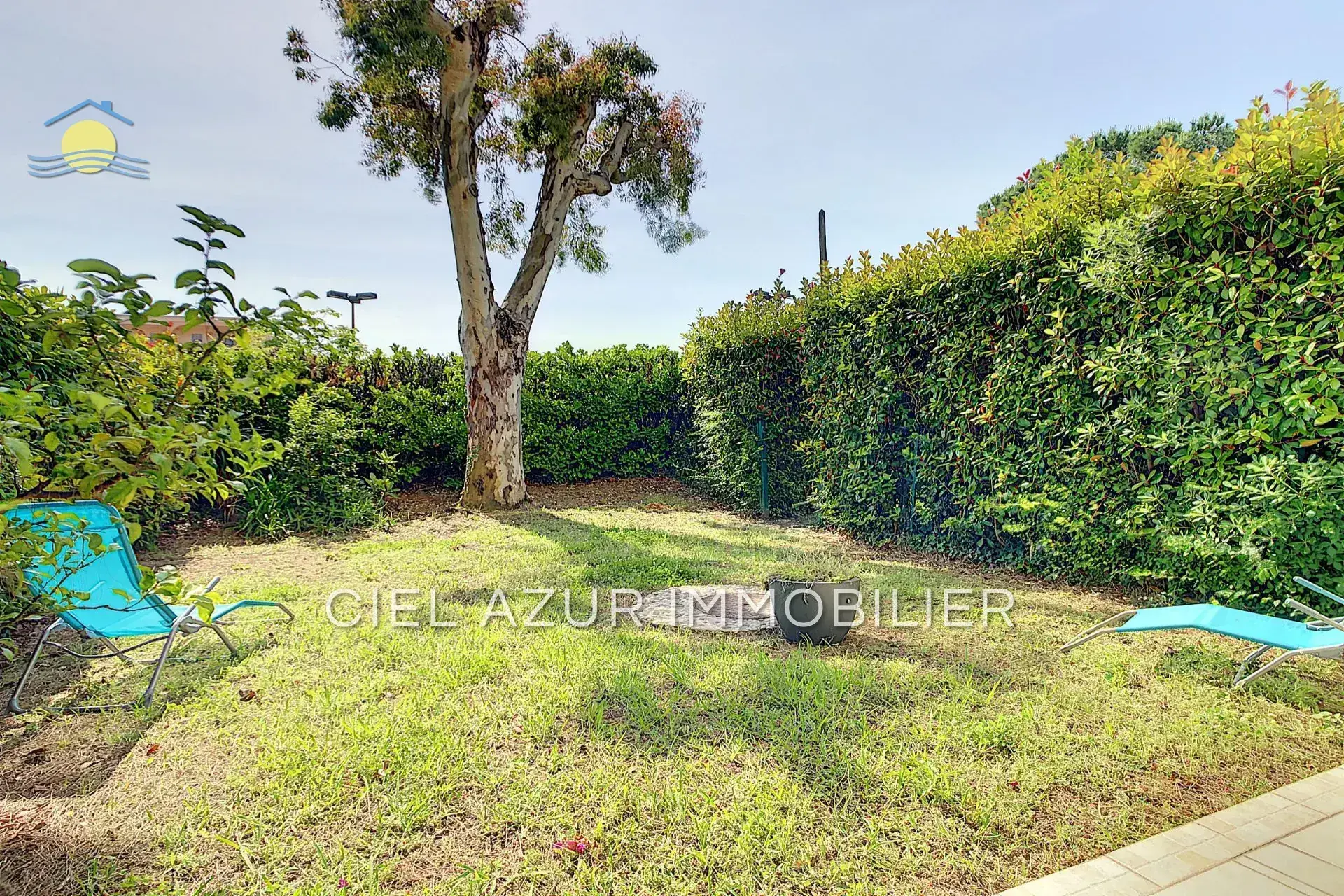 Appartement 2 pièces avec terrasse à Golfe-Juan, proche mer, résidence sécurisée