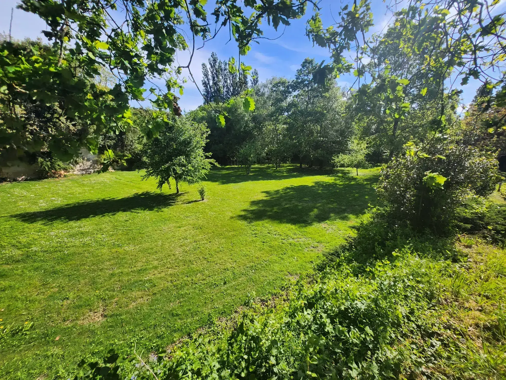 Maison de 1968 avec grand terrain à Luçon – Idéal famille et nature