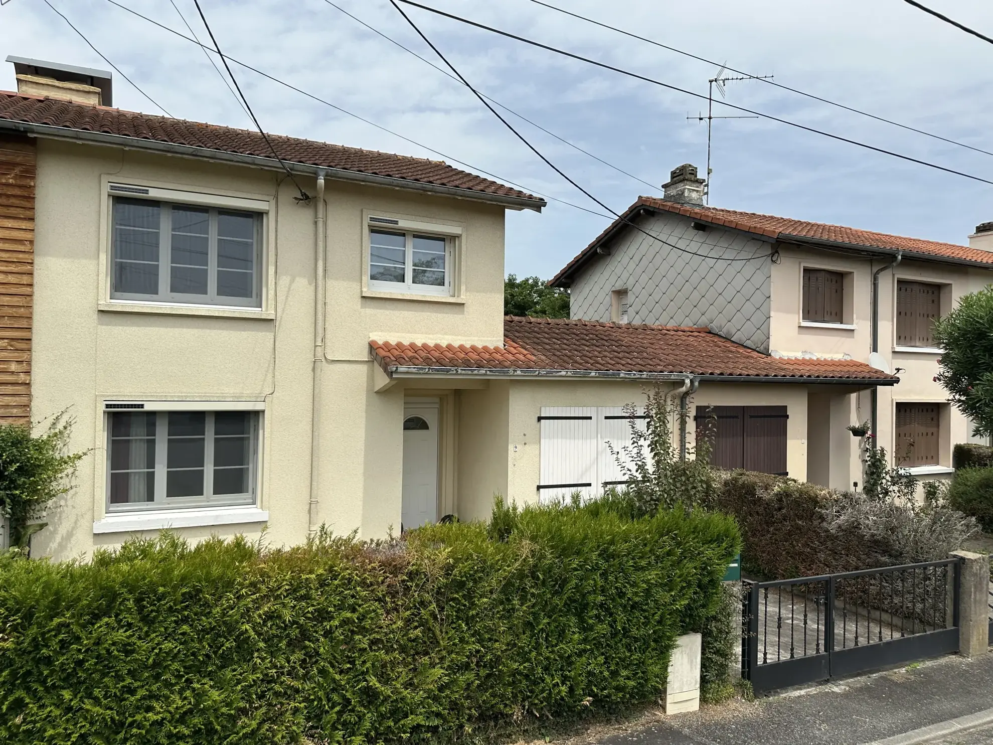 Maison 3 chambres à Oloron Sainte Marie, proche commodités, jardin et garage
