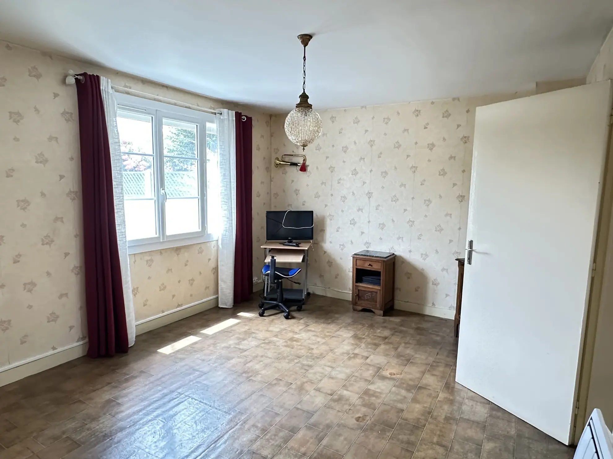 Maison 3 chambres à Oloron Sainte Marie, proche commodités, jardin et garage 
