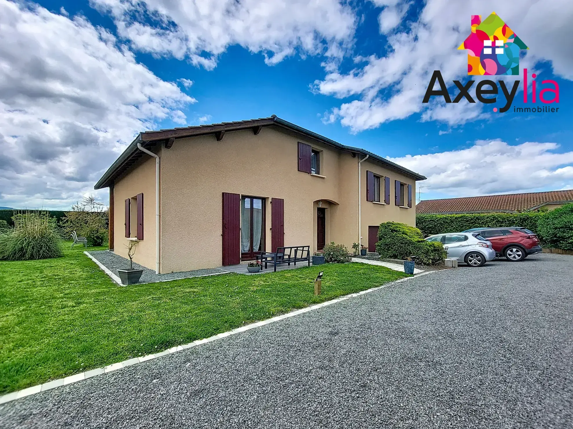 Maison 5 chambres à Pouilly-les-Nonains avec garage et énergie solaire