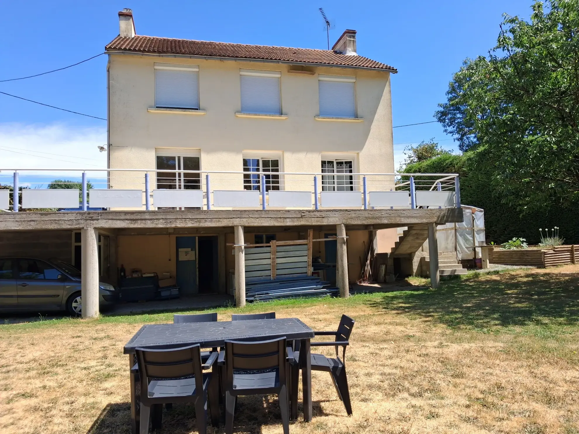 Belle maison de village de 127 m² avec terrain de 2010 m² en campagne près des Hérbiers