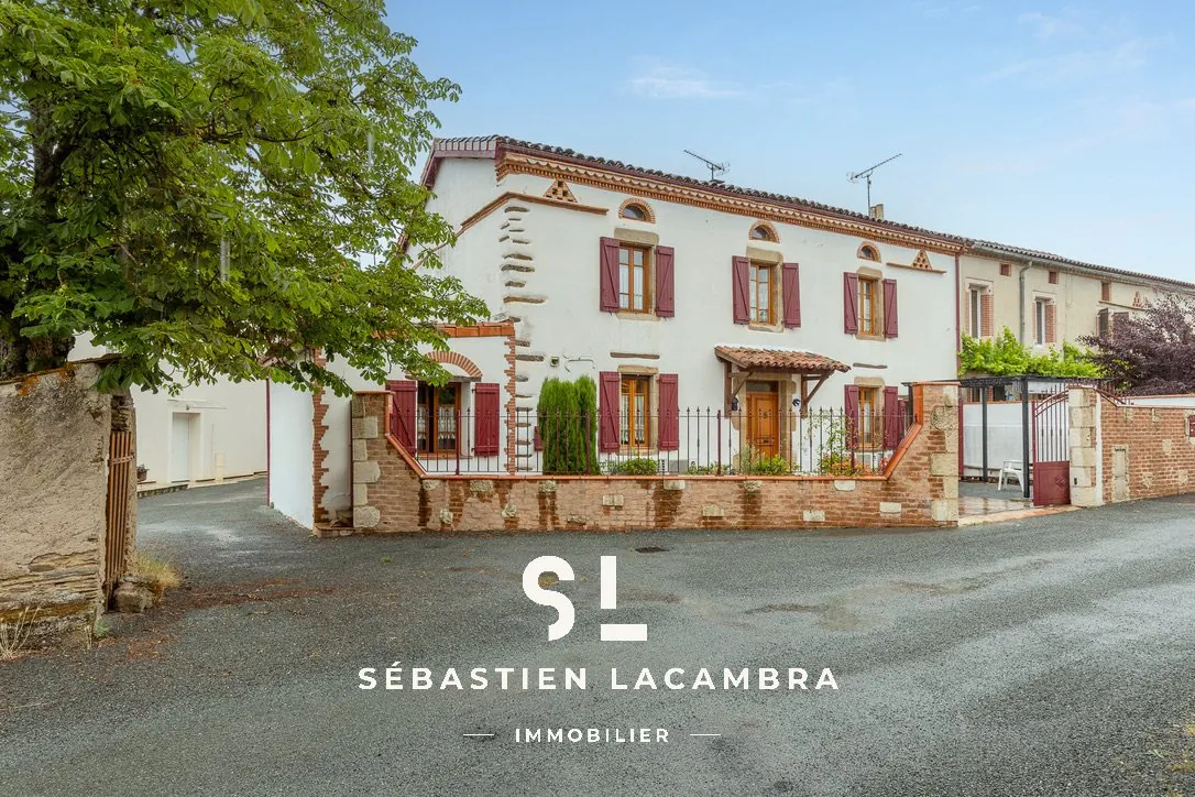 Maison de caractère rénovée avec double habitation à Sainte-Gemme – 233 m2