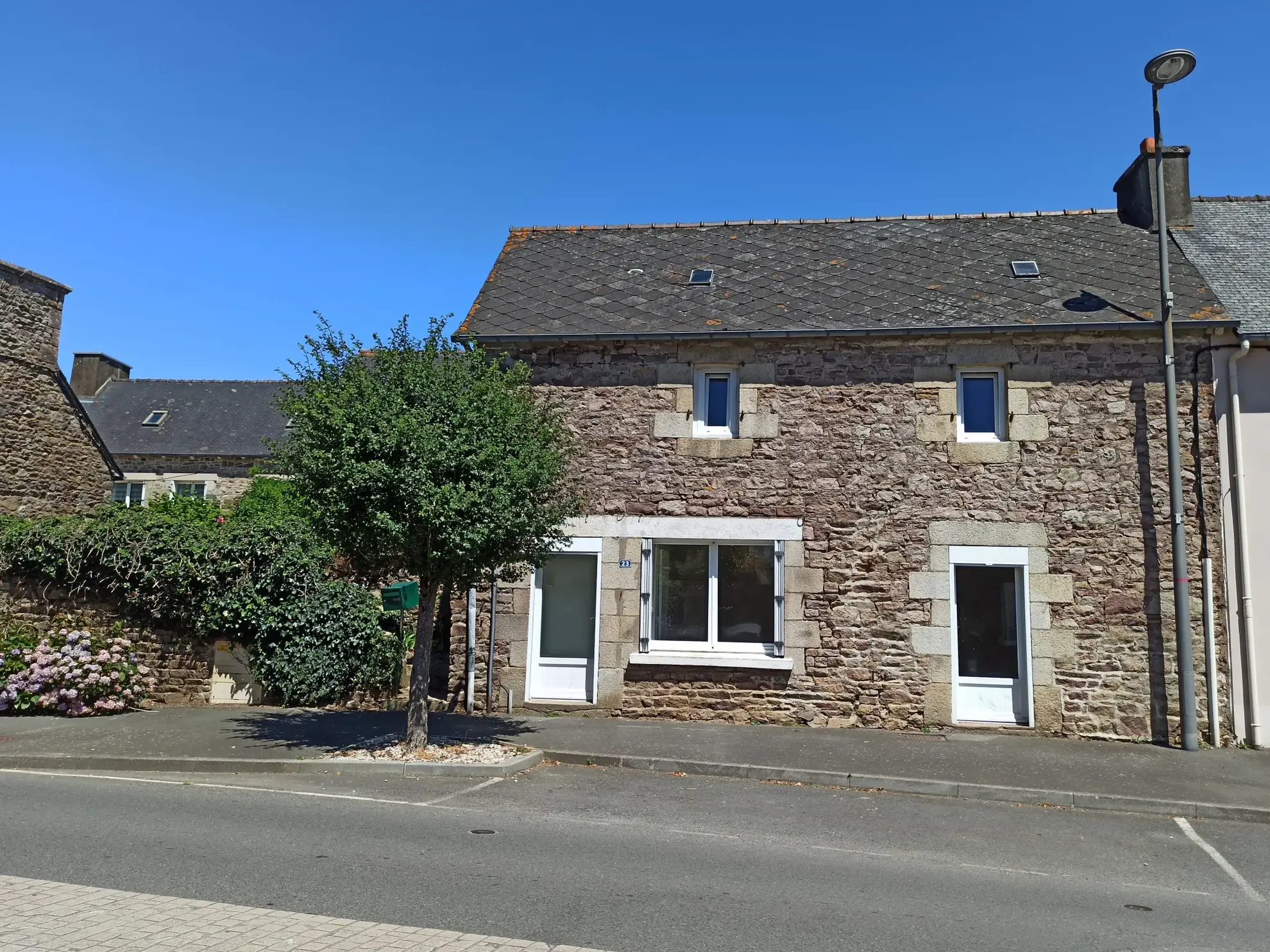Maison en pierre à rénover à Pléhédel - Idéal investisseur ou résidence principale