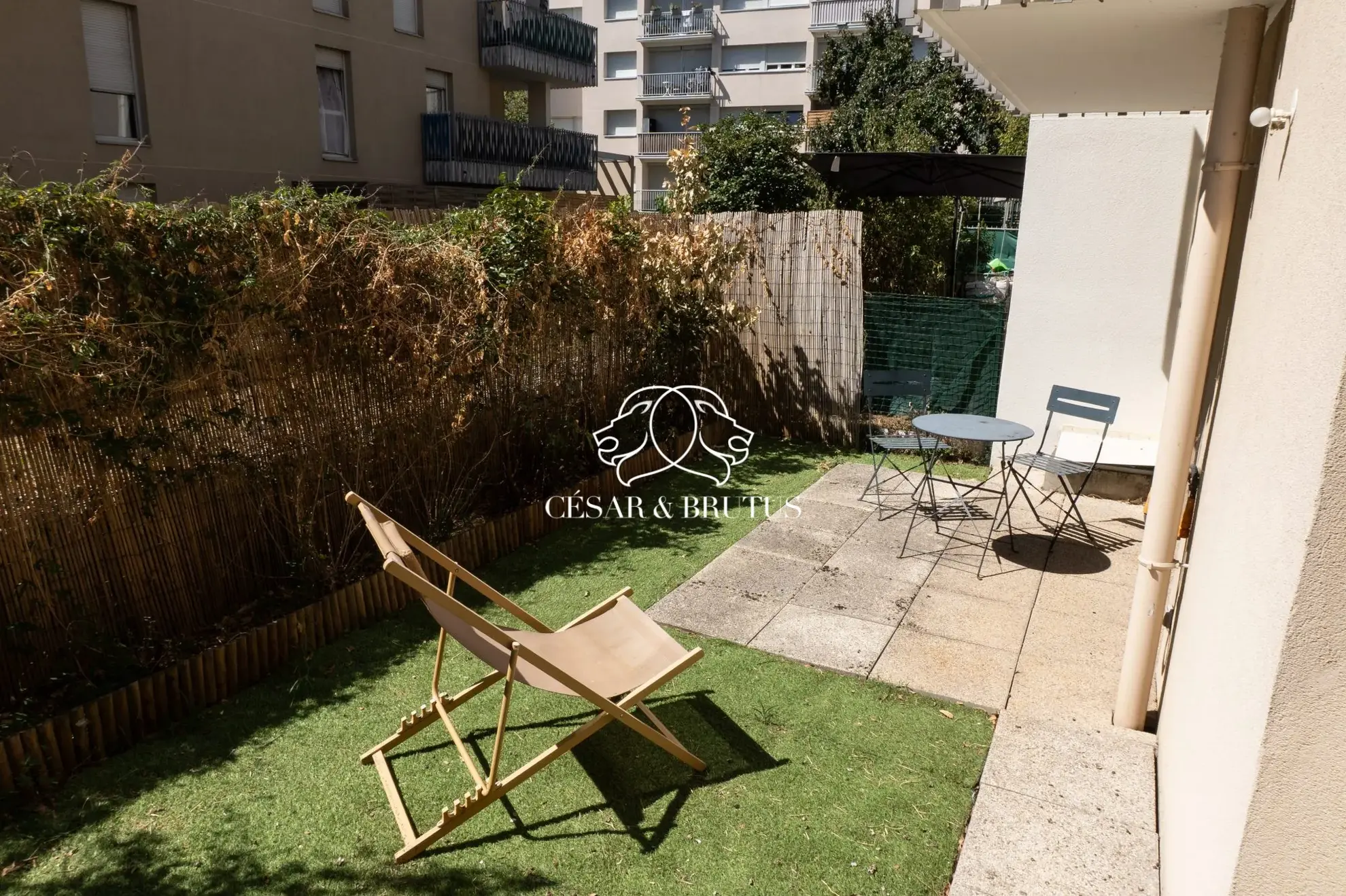 Appartement T2 avec jardin privé de 21 m² à Bron, résidence sécurisée