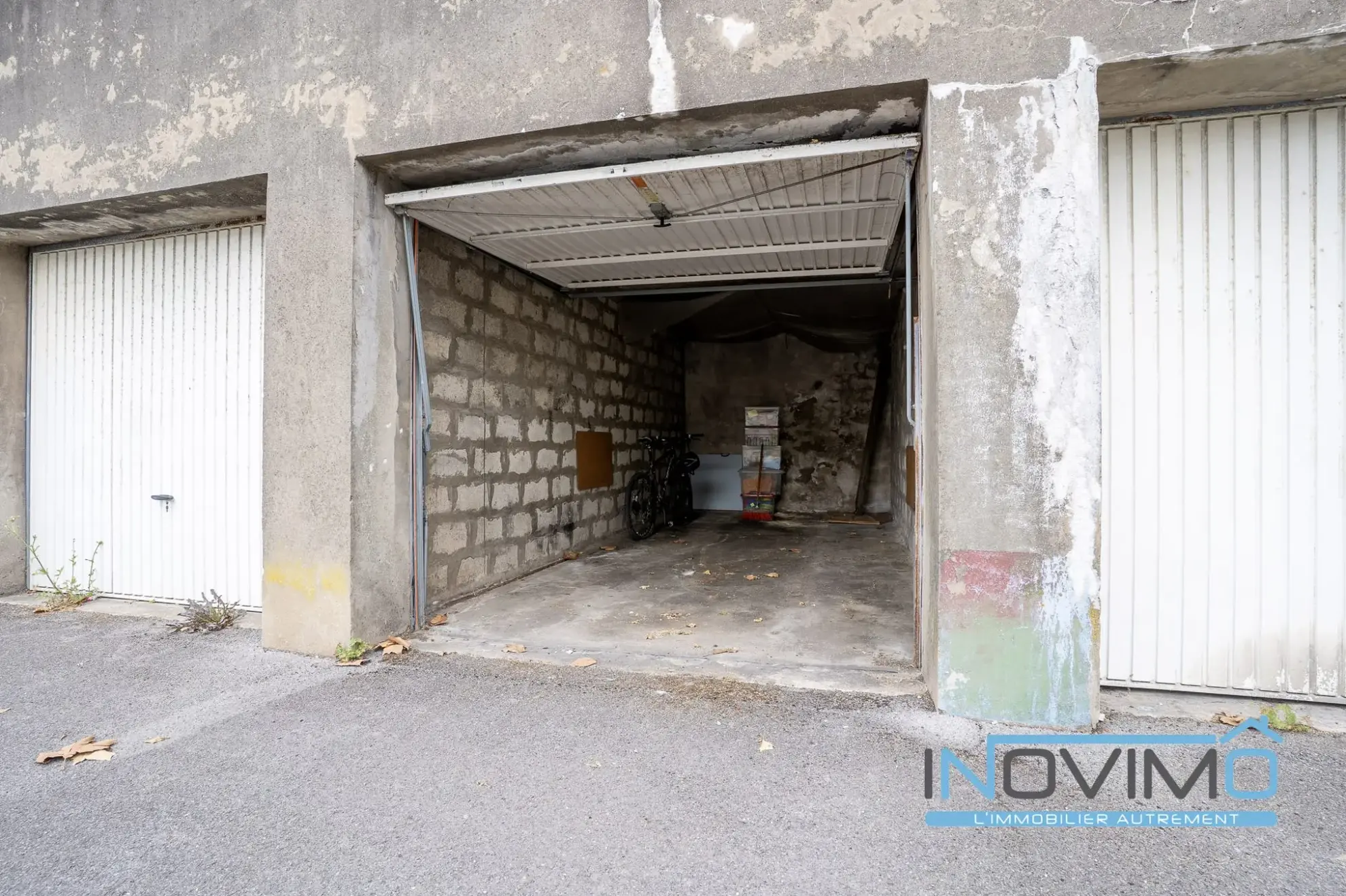 Garage fermé à vendre de 16 m² à Boulogne-sur-Mer, idéal pour stationnement ou stockage