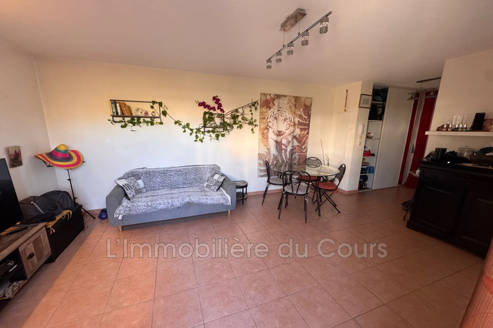 Charmant T2 de 46 m² avec terrasse à Miramas proche du parc et du plan d'eau