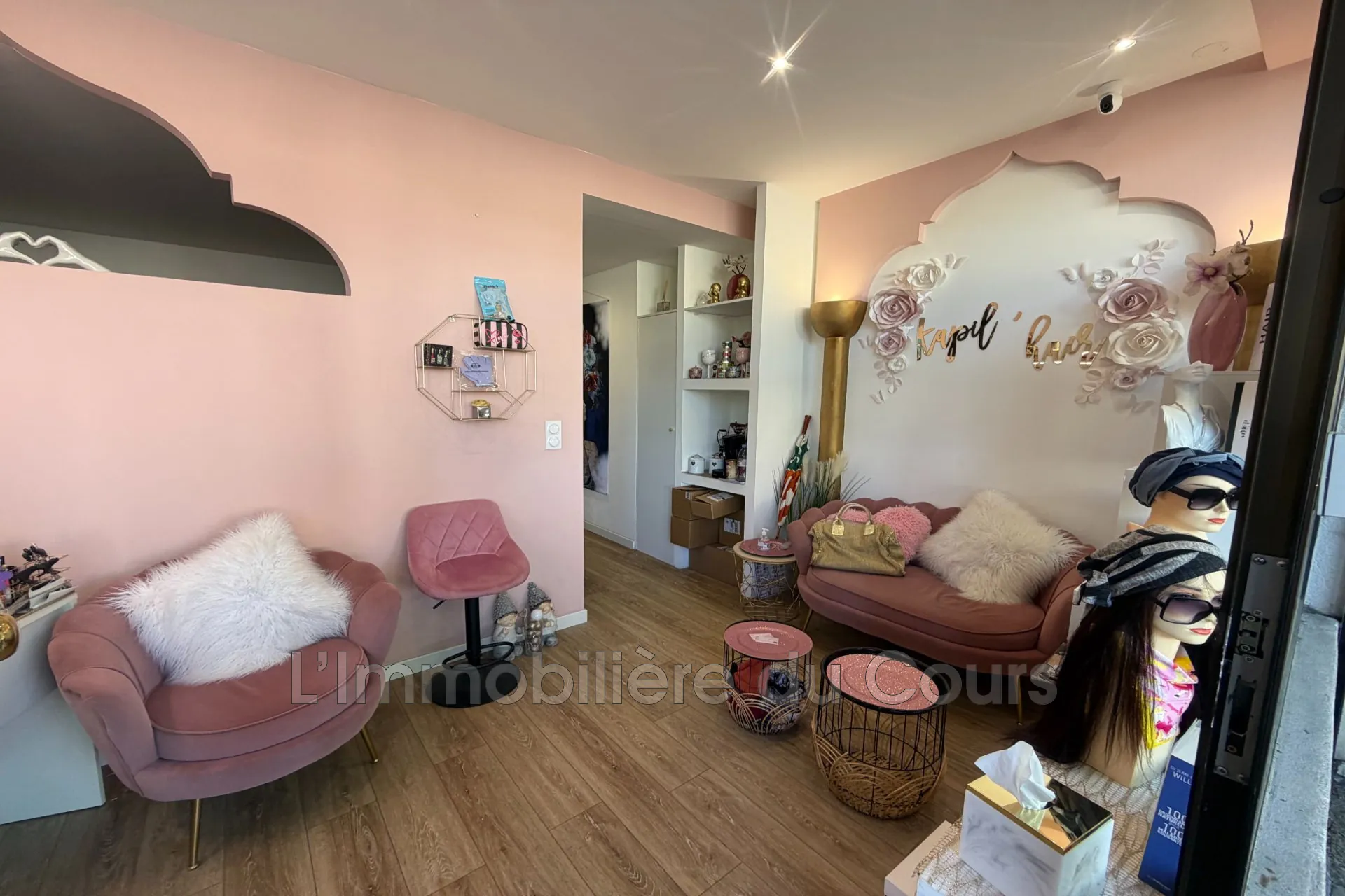 Local professionnel de 51 m² à Martigues - Emplacement idéal face à parking