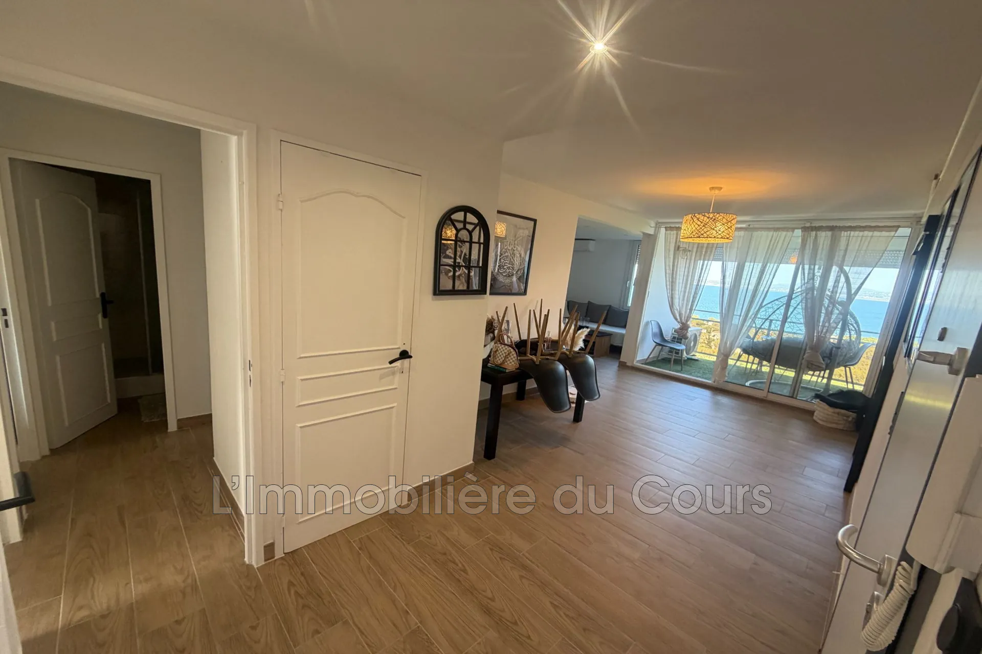 Appartement T5 rénové avec vue sur l'étang à Martigues - 76 m²