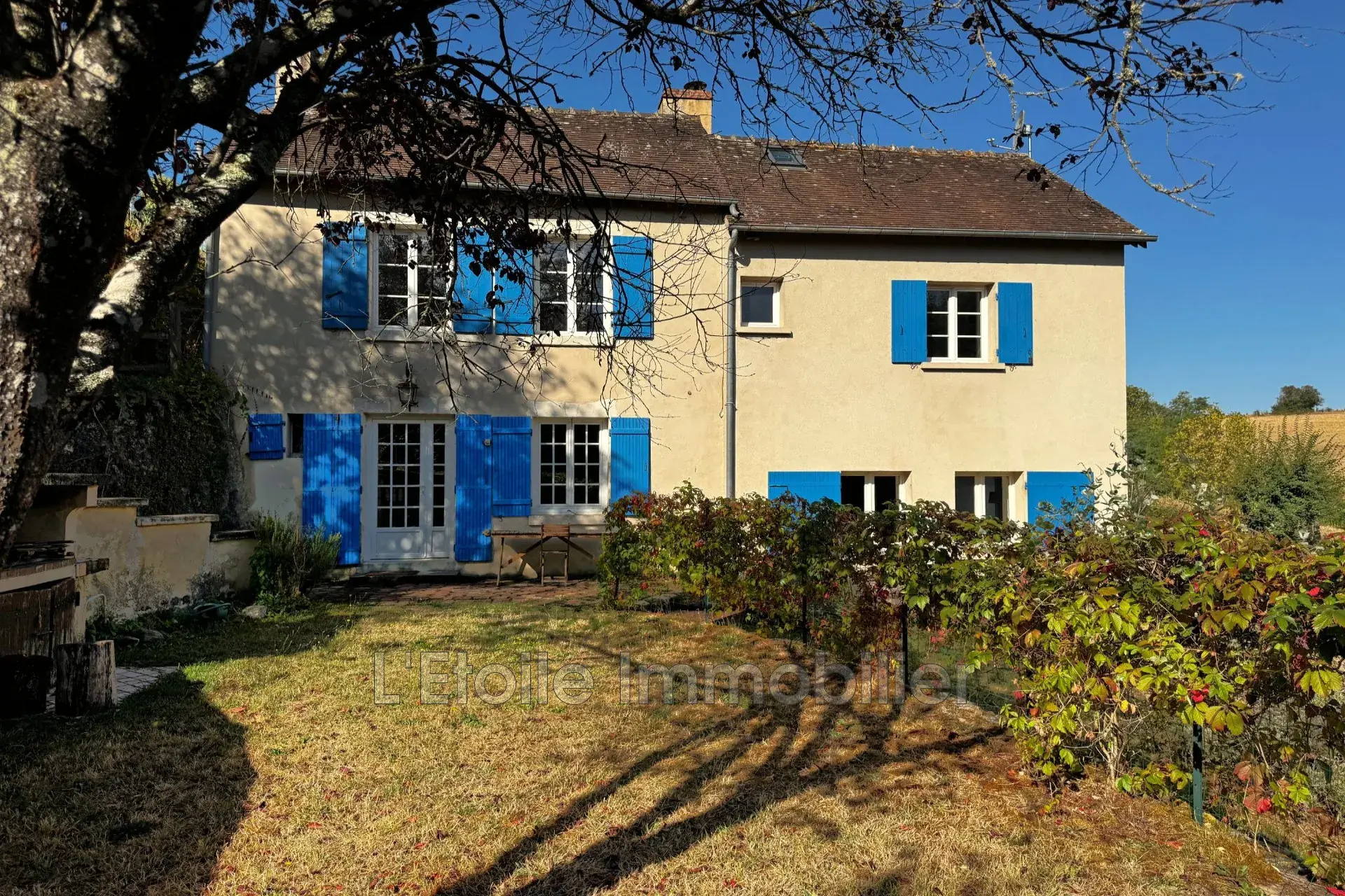 Maison individuelle à Mortagne-au-Perche avec vue campagne, garage et grand terrain