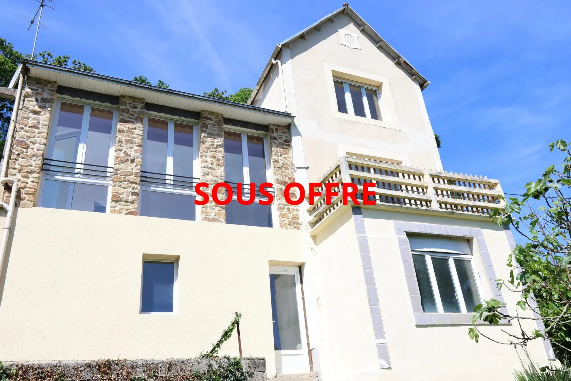 Maison ancienne avec potentiel, vue dégagée, 4 chambres, jardin en Finistère