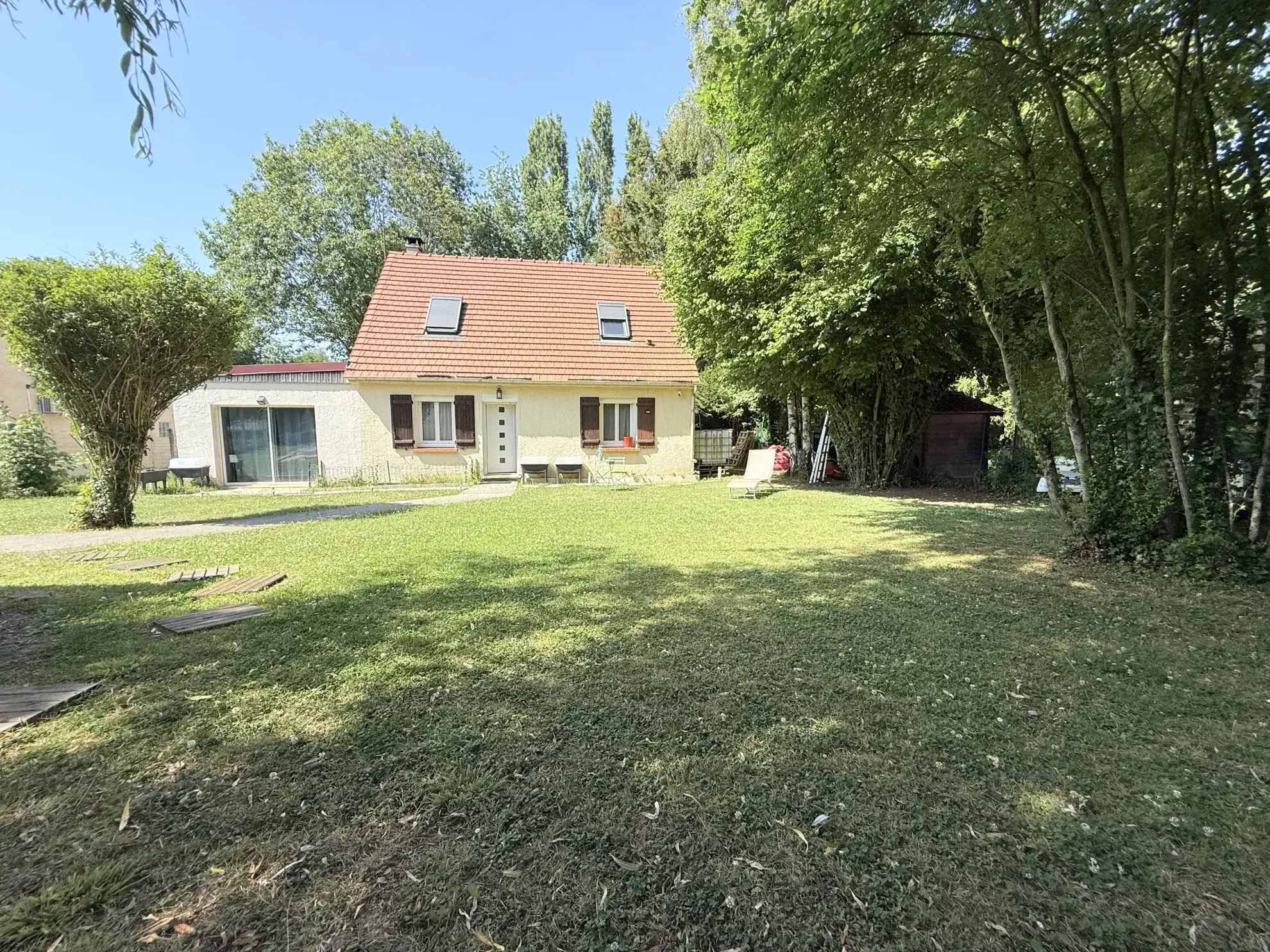 Achat maison 140 m2 avec studio indépendant à Coulommiers - secteur calme et proche commodités