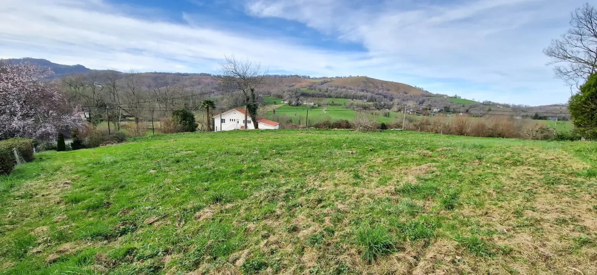 Terrain à bâtir de 1601 m² avec vue dégagée à Ance dans la Vallée du Barétous