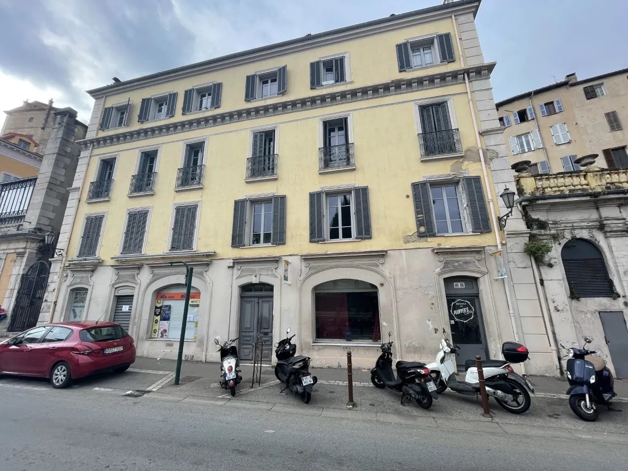 Appartement T2 rénové de 51,5 m² au centre historique de Grasse