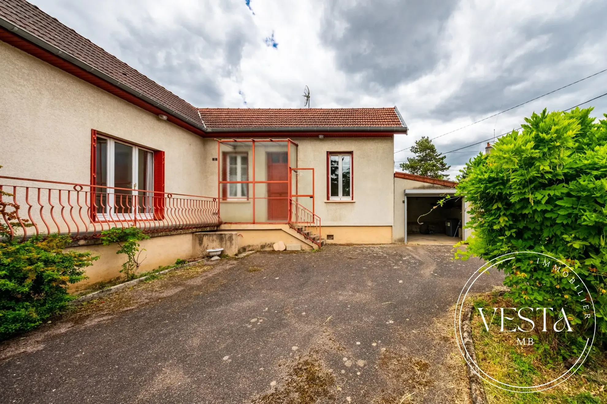 Maison à rénover de 64 m² à Valendons, Dijon avec jardin et cave