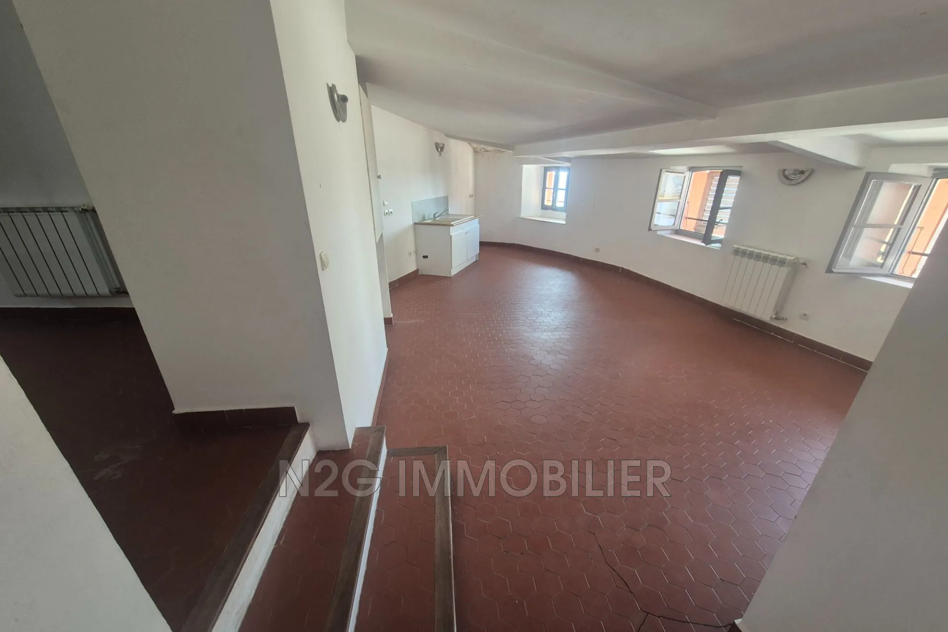 Appartement T3 à vendre à Grasse avec vue dégagée - Dernier étage