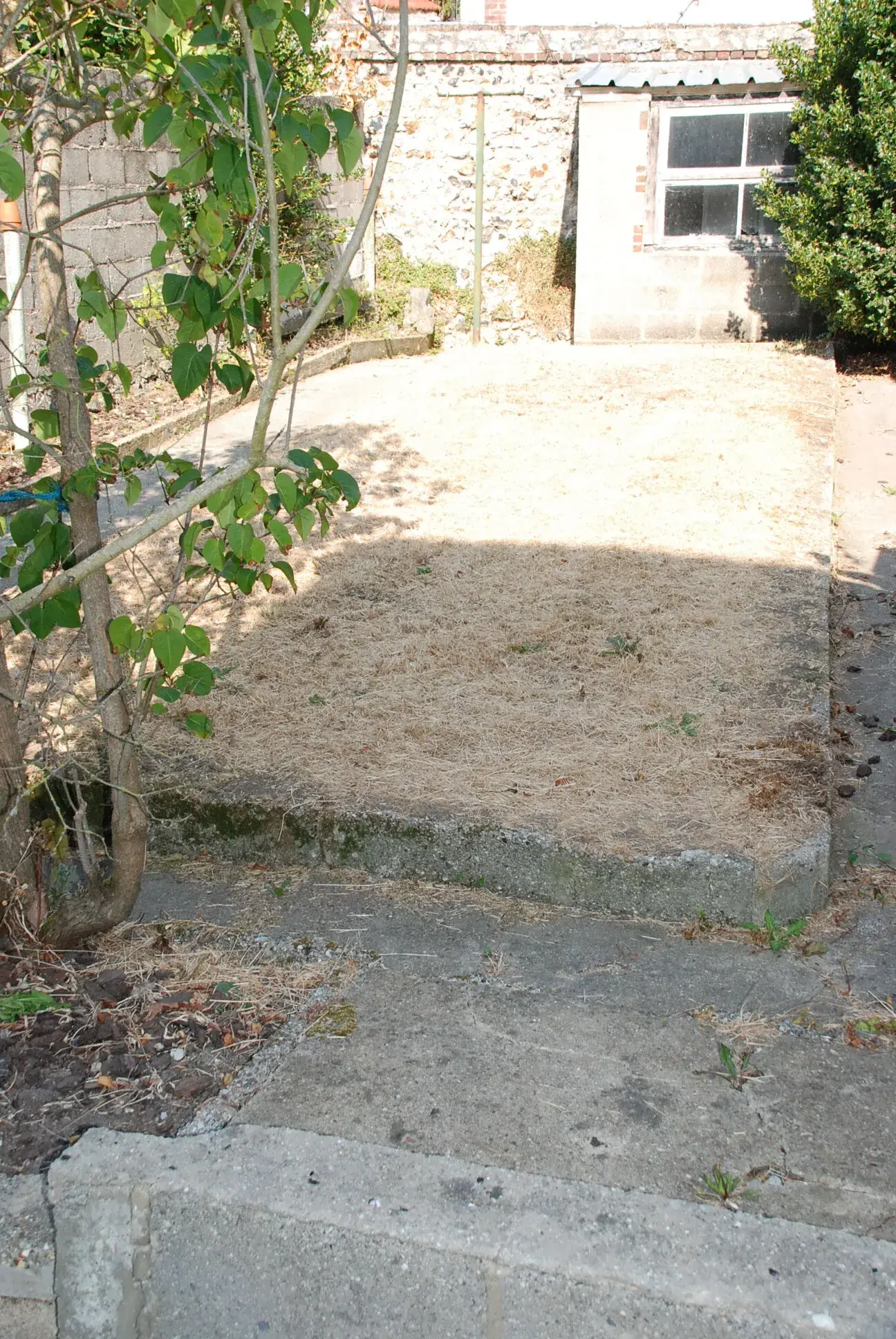 Maison à vendre à Fécamp avec 2 chambres, jardin et proximité plage