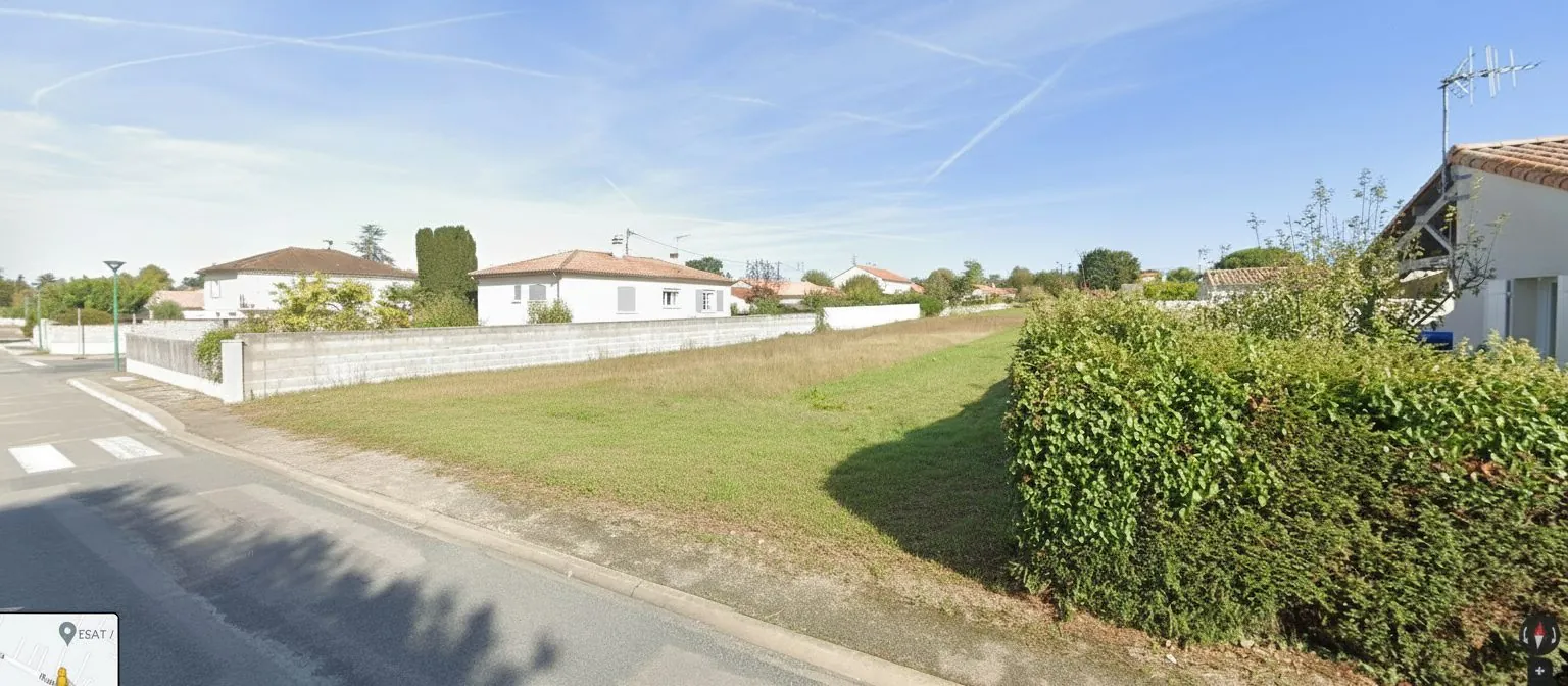 Terrain constructible à vendre à Aiffres près de toutes commodités