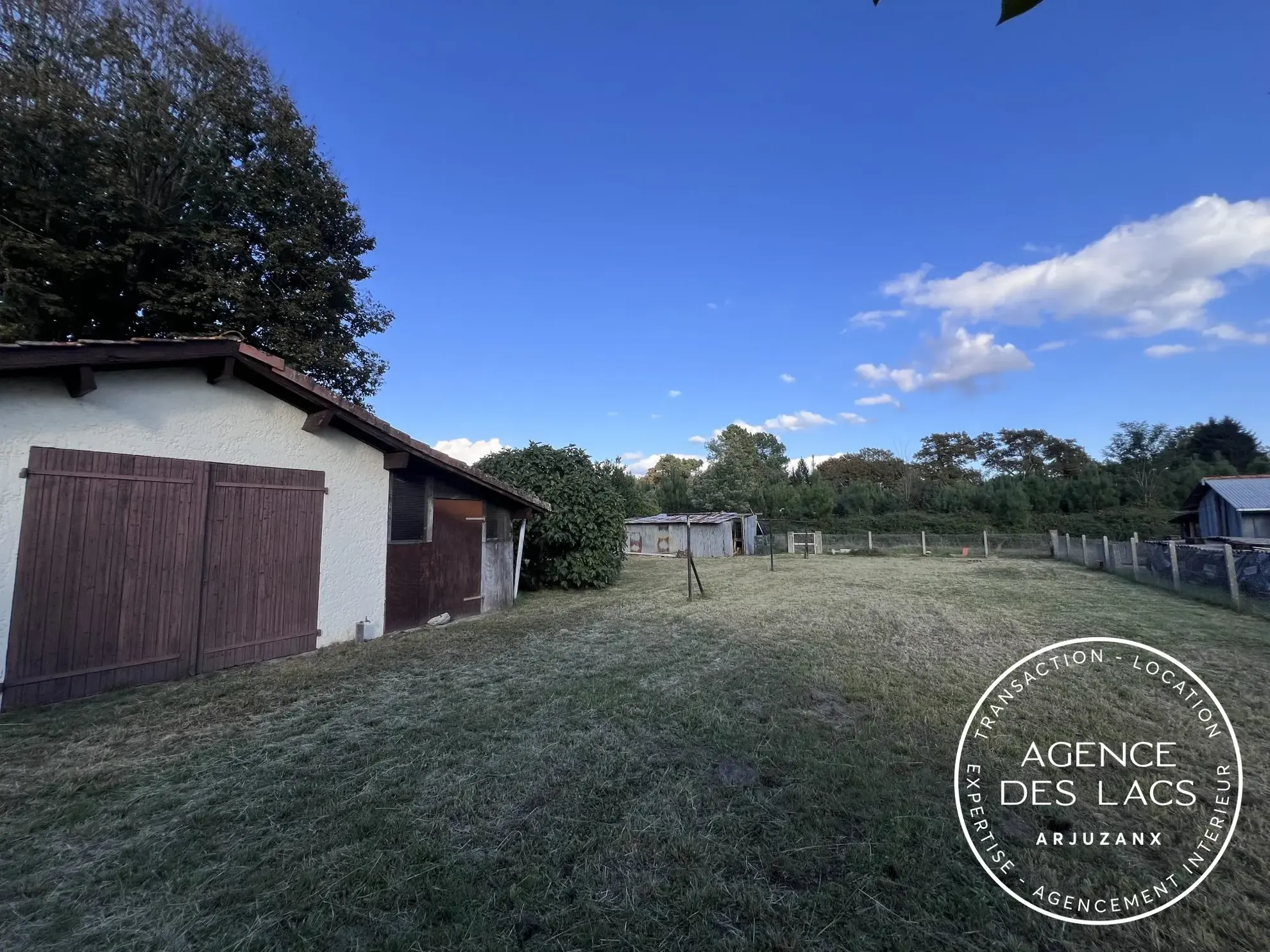 Maison proche du Lac d'Arjuzanx avec grand garage et terrain piscinable 