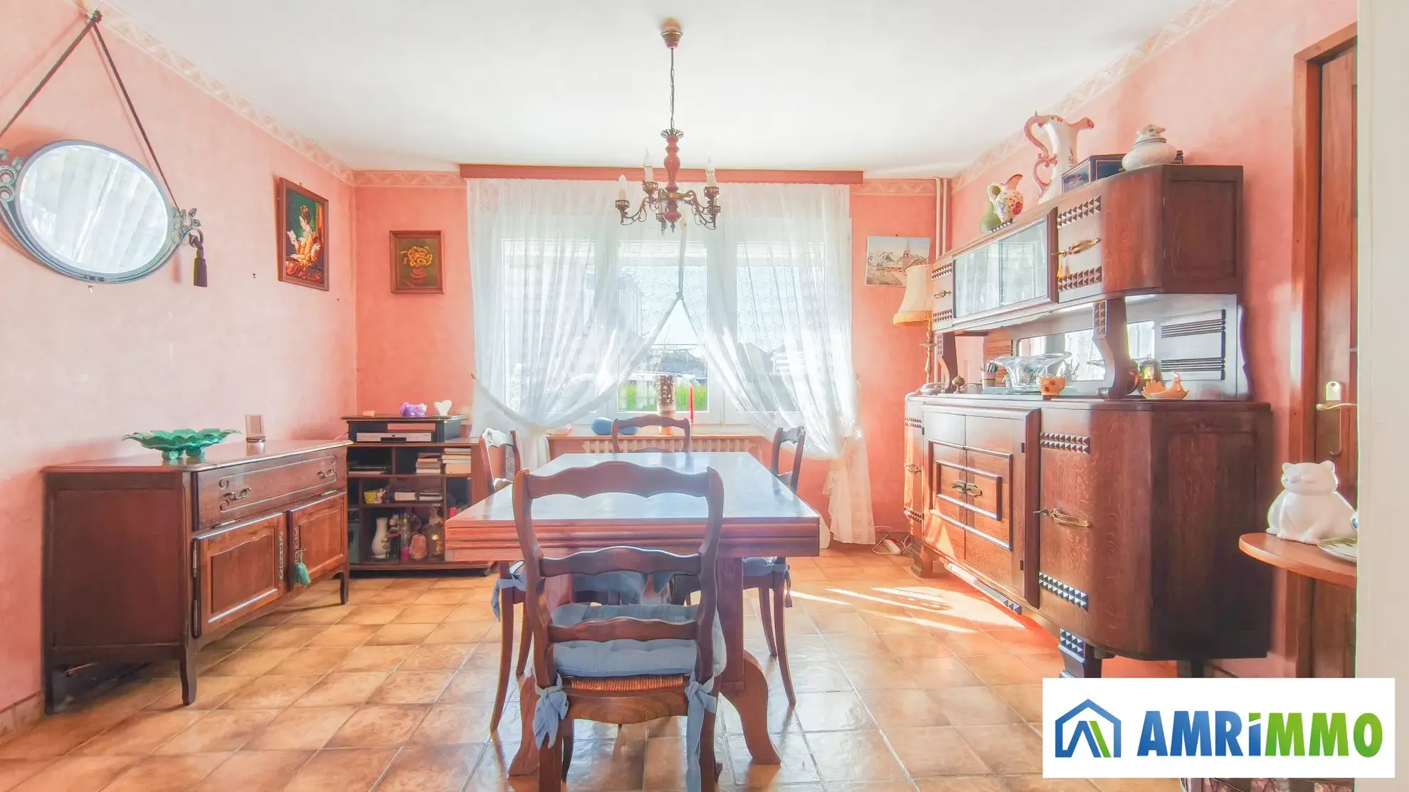 Maison mitoyenne rénovable de 66 m² à Villerupt avec jardin et cave