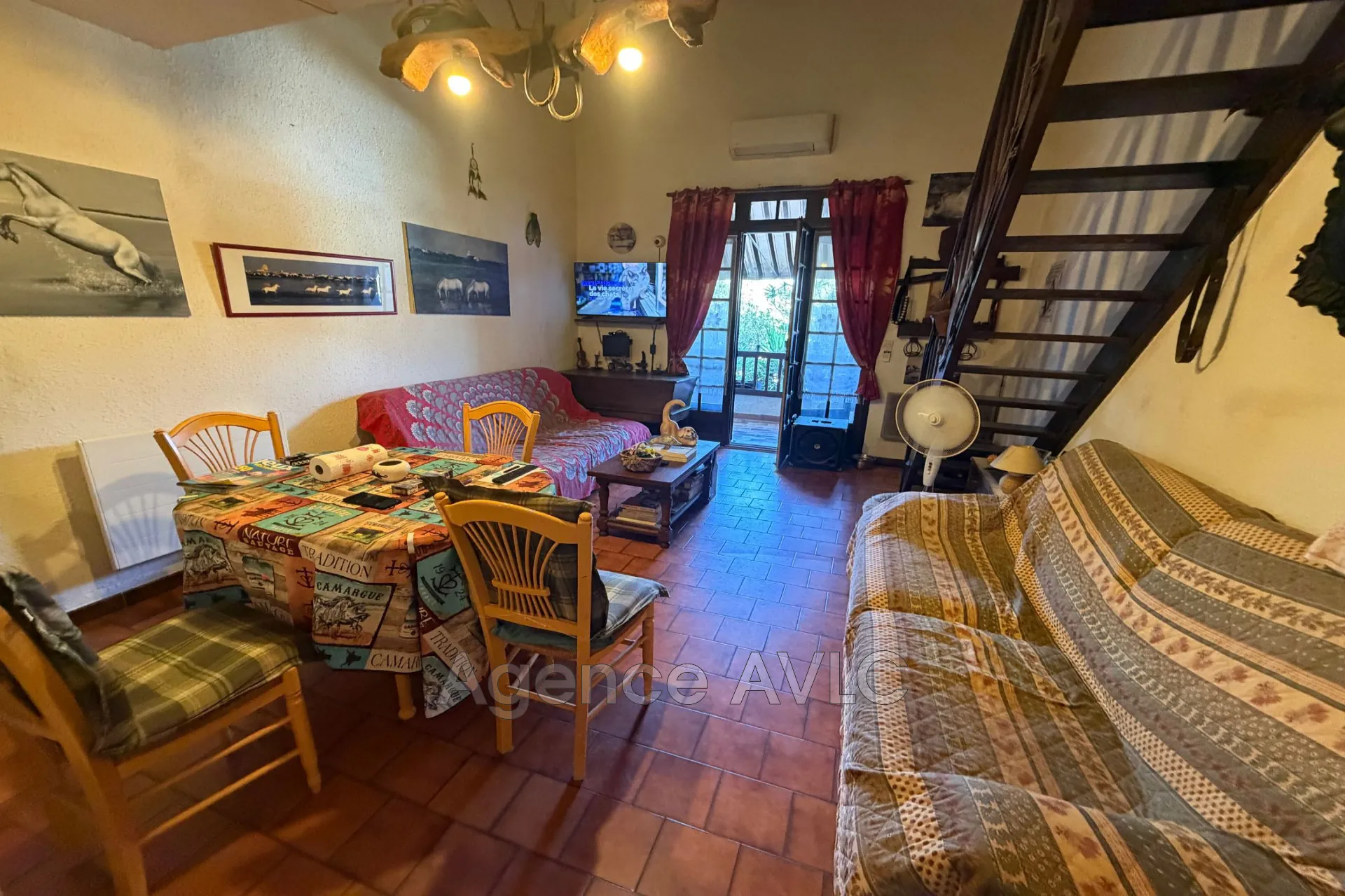 Vente appartement duplex à Saintes-Maries-de-la-Mer avec loggia et chambre en mezzanine 