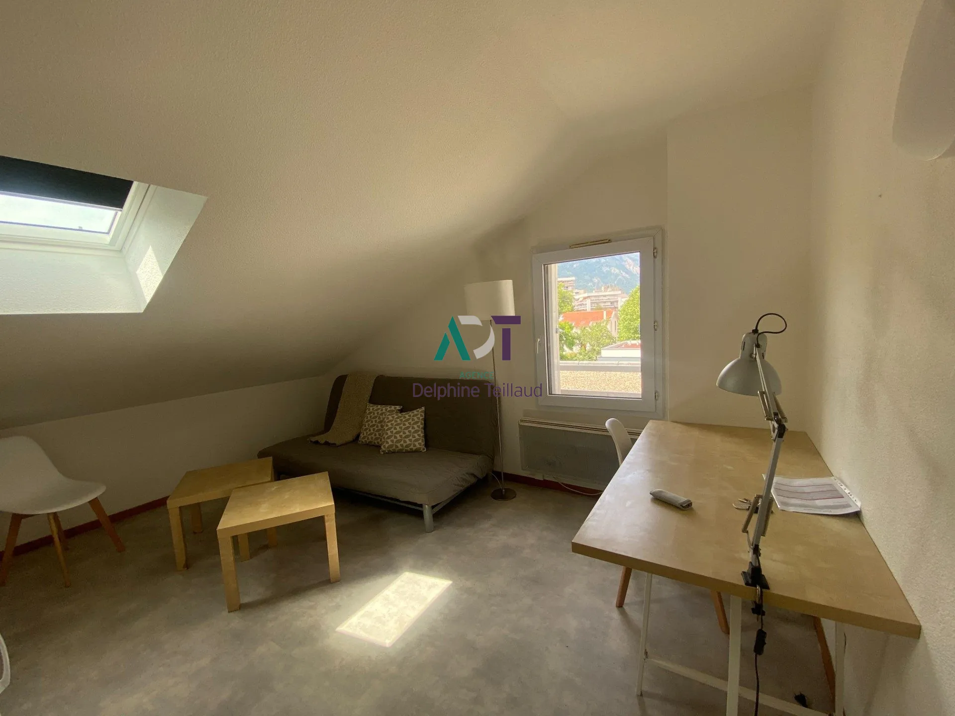 Studio à vendre à Grenoble - 22 m², dernier étage, proche commodités