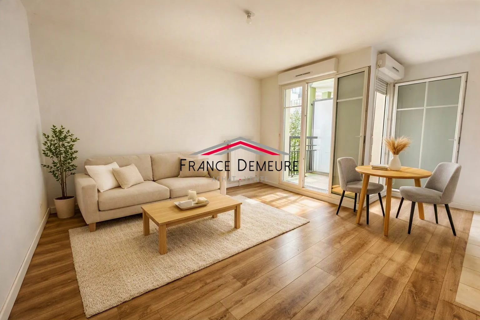 Studio à vendre à Franconville – Résidence récente avec parking et balcon