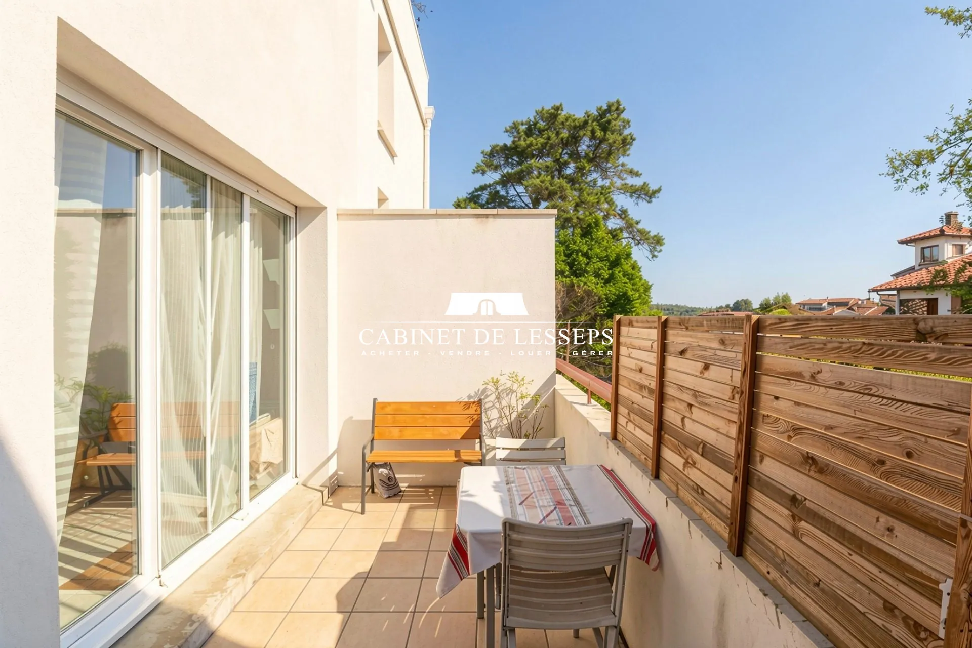 Appartement lumineux avec terrasse à Saint-Jean-de-Luz - Opportunité d'investissement