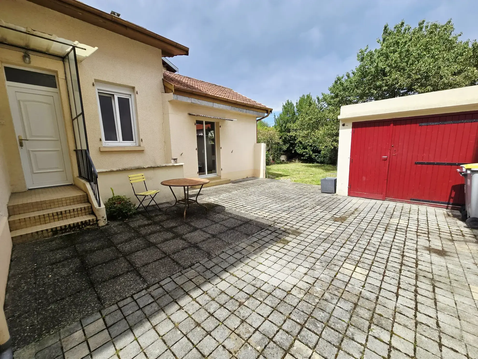 Maison de ville de 62 m² à Tarbes avec terrasse et garage
