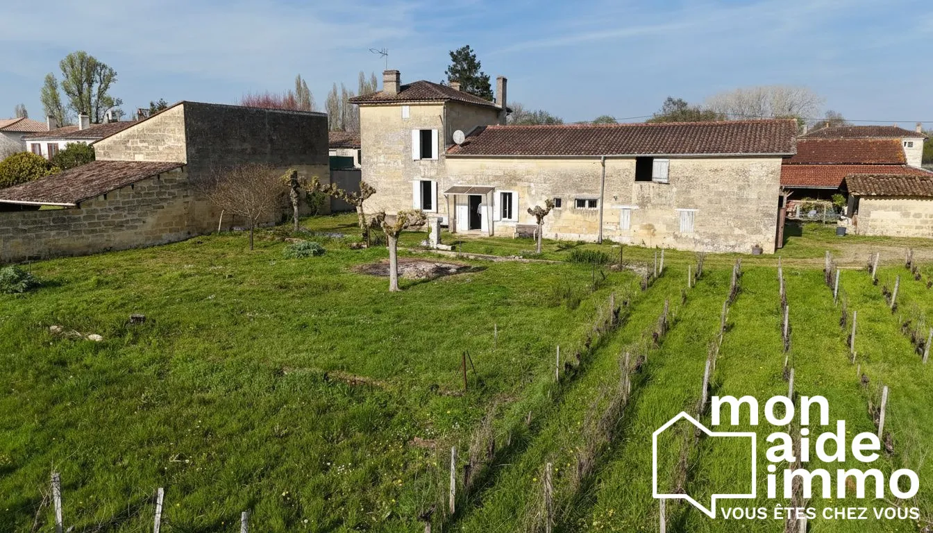 Charmante maison en pierre de 200 m² avec grenier et garages près de Saint-Emilion