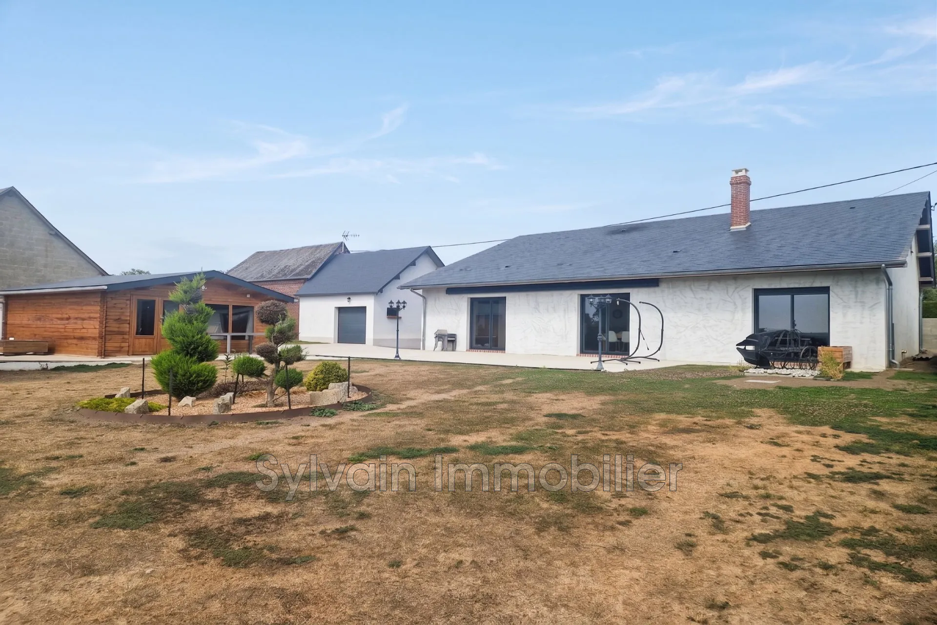 Maison rénovée avec dépendances à Gournay-en-Bray - Cadre calme et vue dégagée