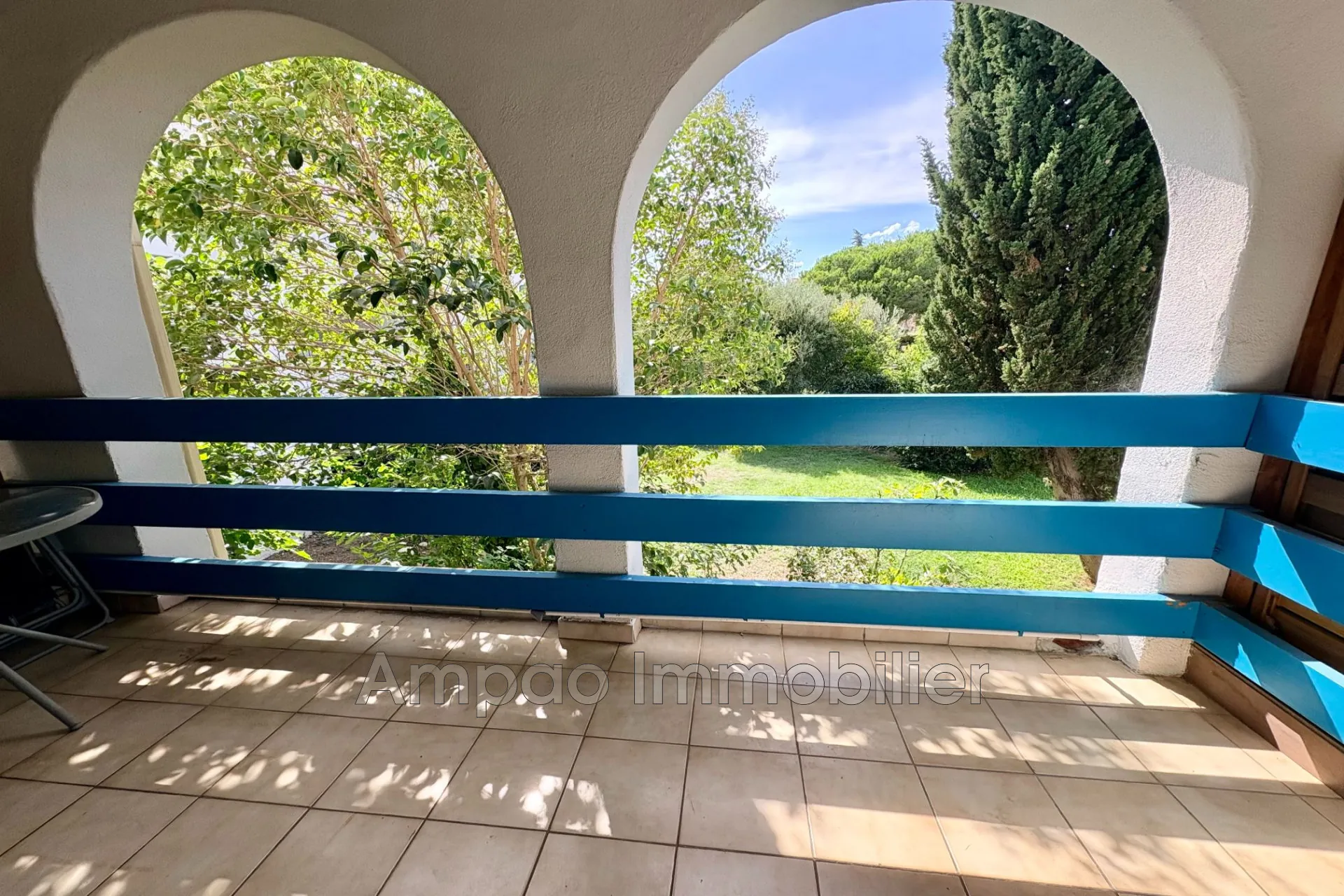 Studio meublé à vendre à Canet-en-Roussillon avec terrasse et piscine