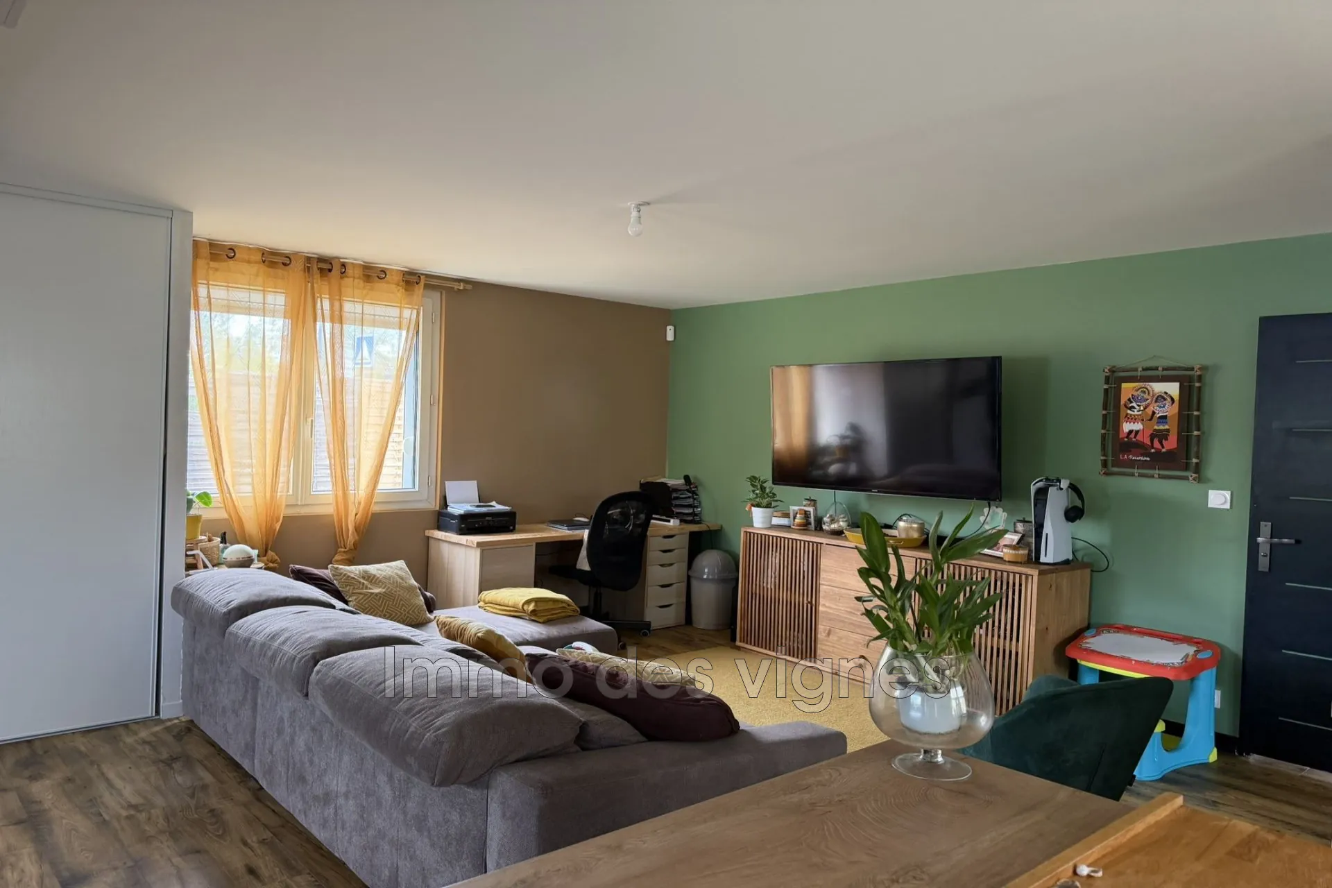 Maison à vendre à Ambès avec 2 chambres, véranda et dépendances - 764 m² de terrain