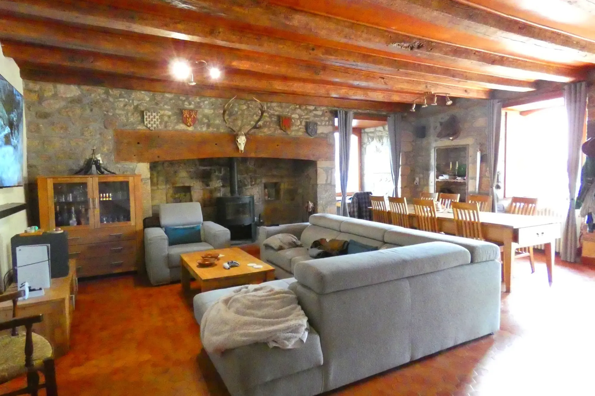 Belle maison en pierre rénovée proche du lac de Saint-Étienne-Cantalès