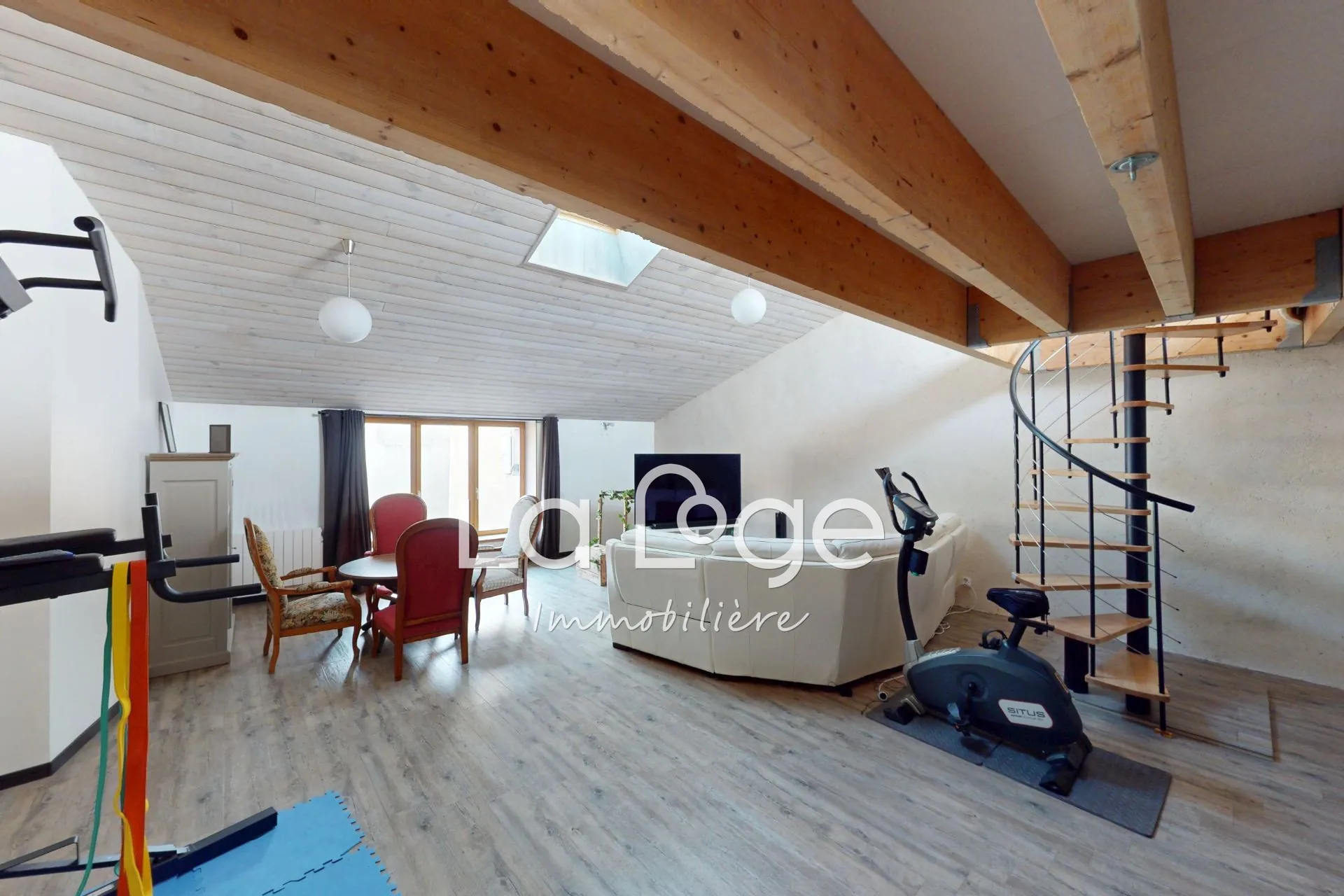Maison de village rénovée avec 4 chambres à Tallard - Opportunité à saisir 