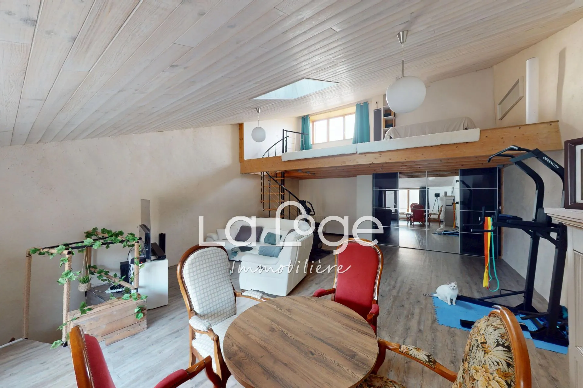 Maison de village rénovée avec 4 chambres à Tallard - Opportunité à saisir 