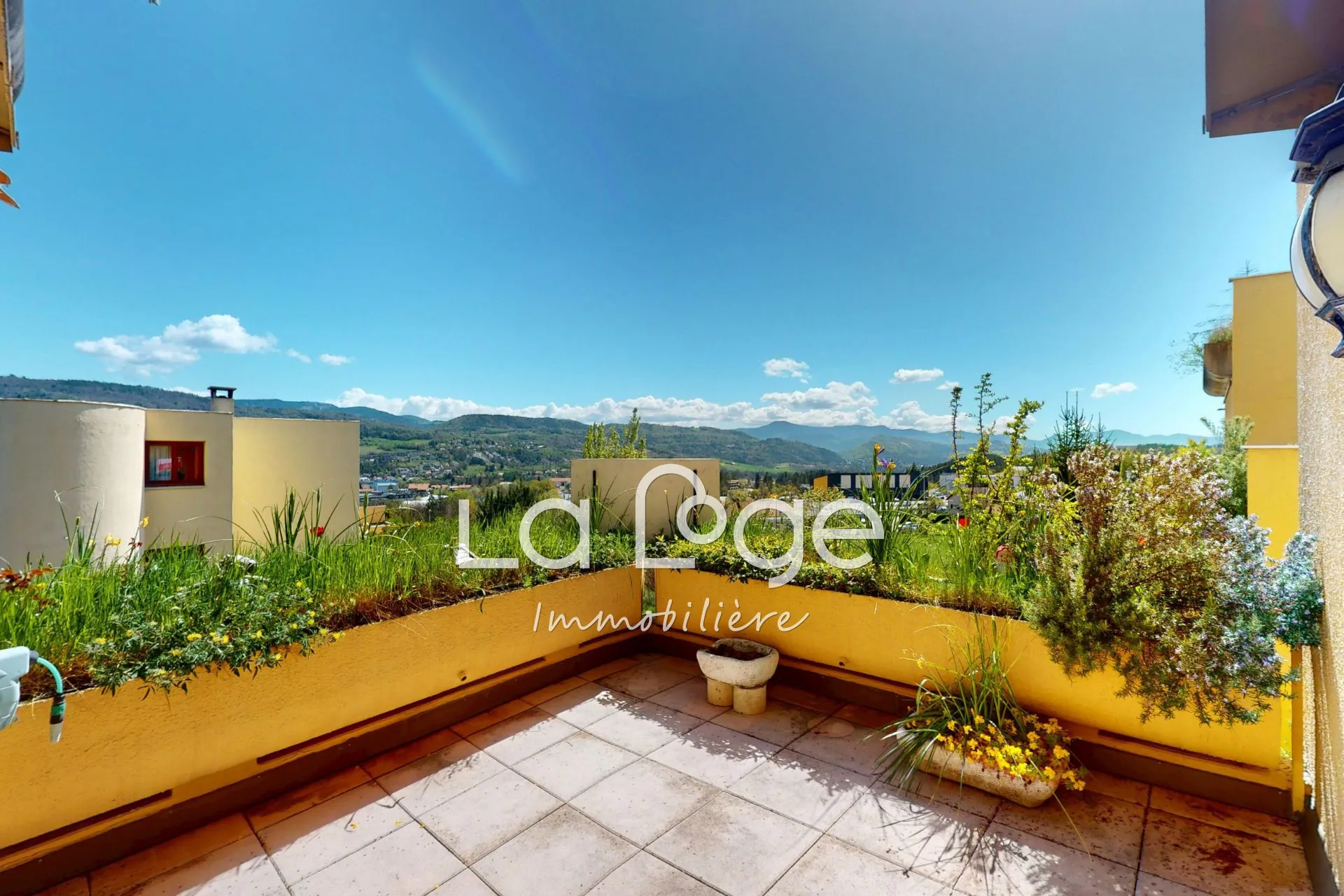 Appartement 5 pièces avec terrasses à Gap-Sud - Vue dégagée et proximité des commodités