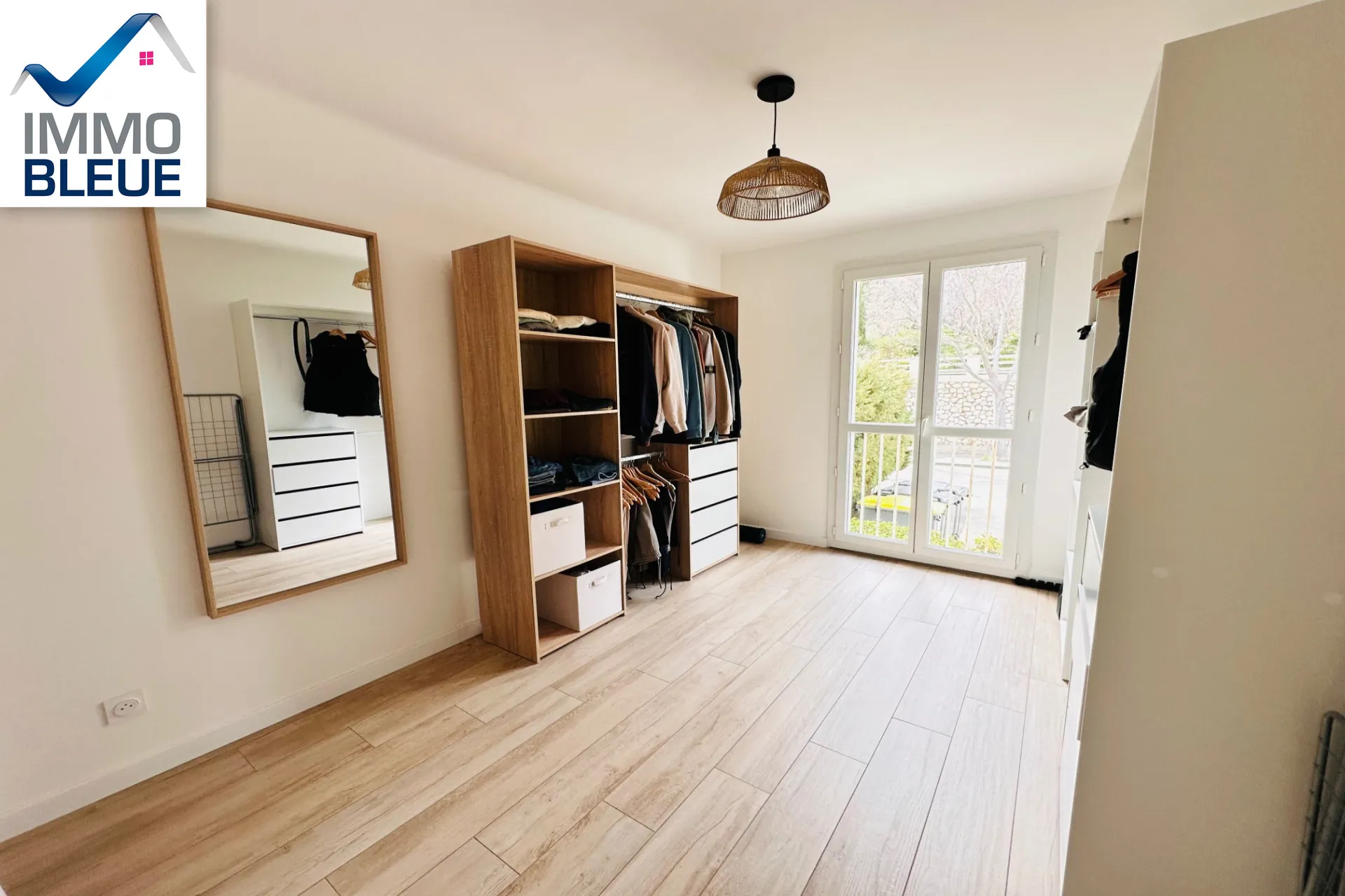 Agréable appartement 3 pièces avec terrasse et vue étang à Martigues 