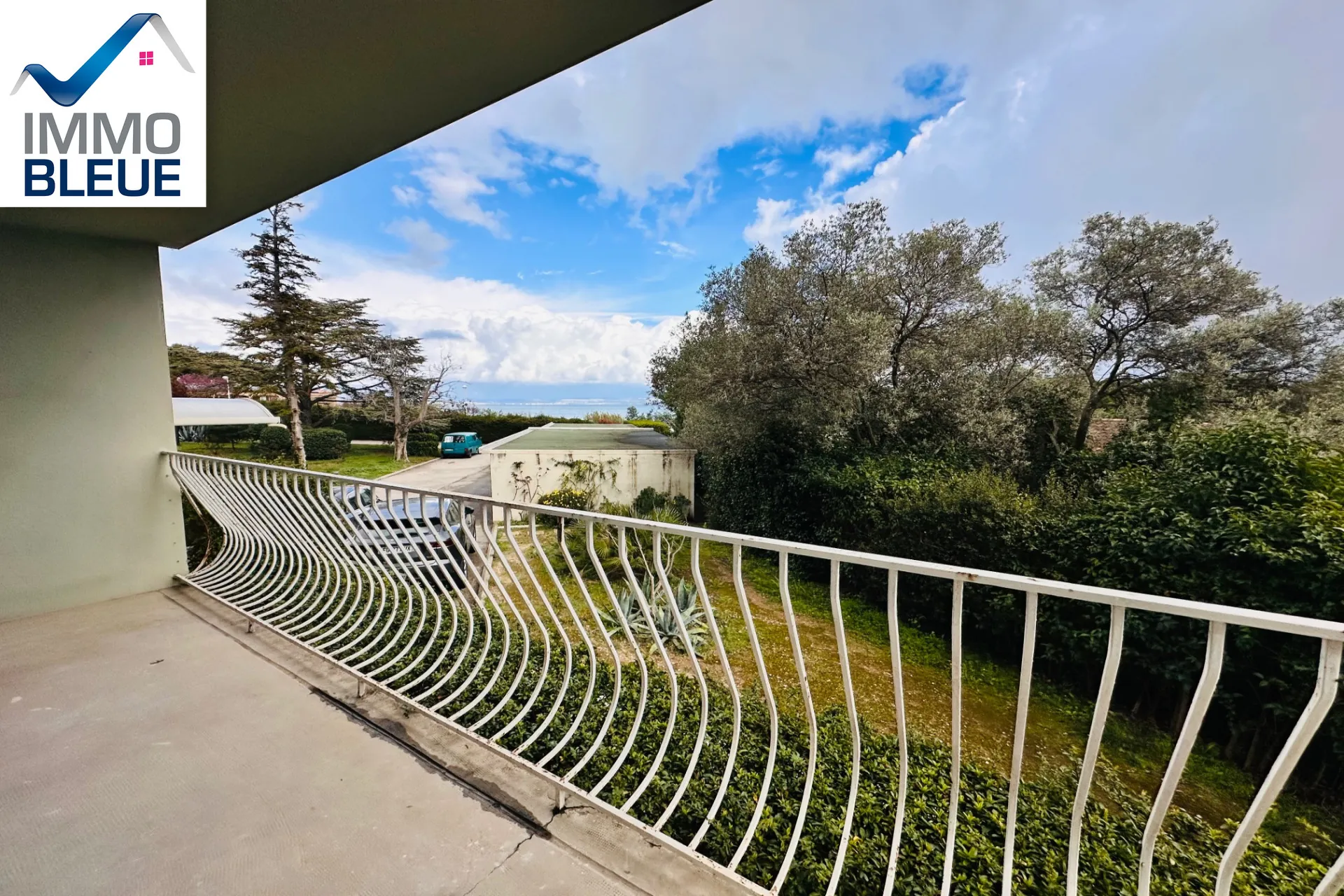 Agréable appartement 3 pièces avec terrasse et vue étang à Martigues 