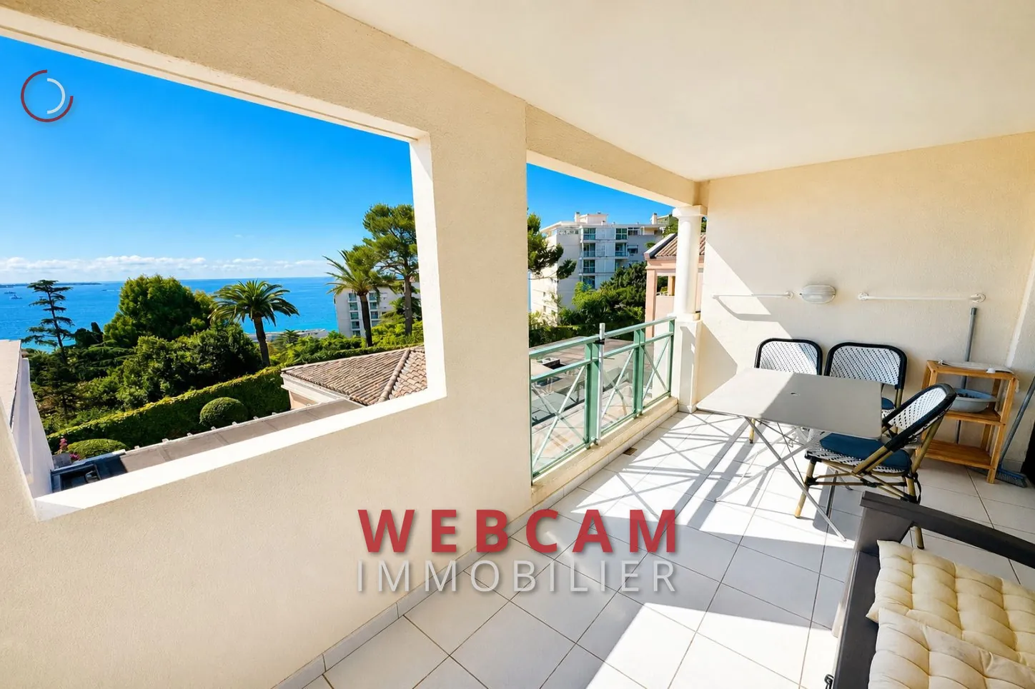 Appartement 2/3 pièces avec vue mer à Cannes, résidence de charme avec piscine et parking 