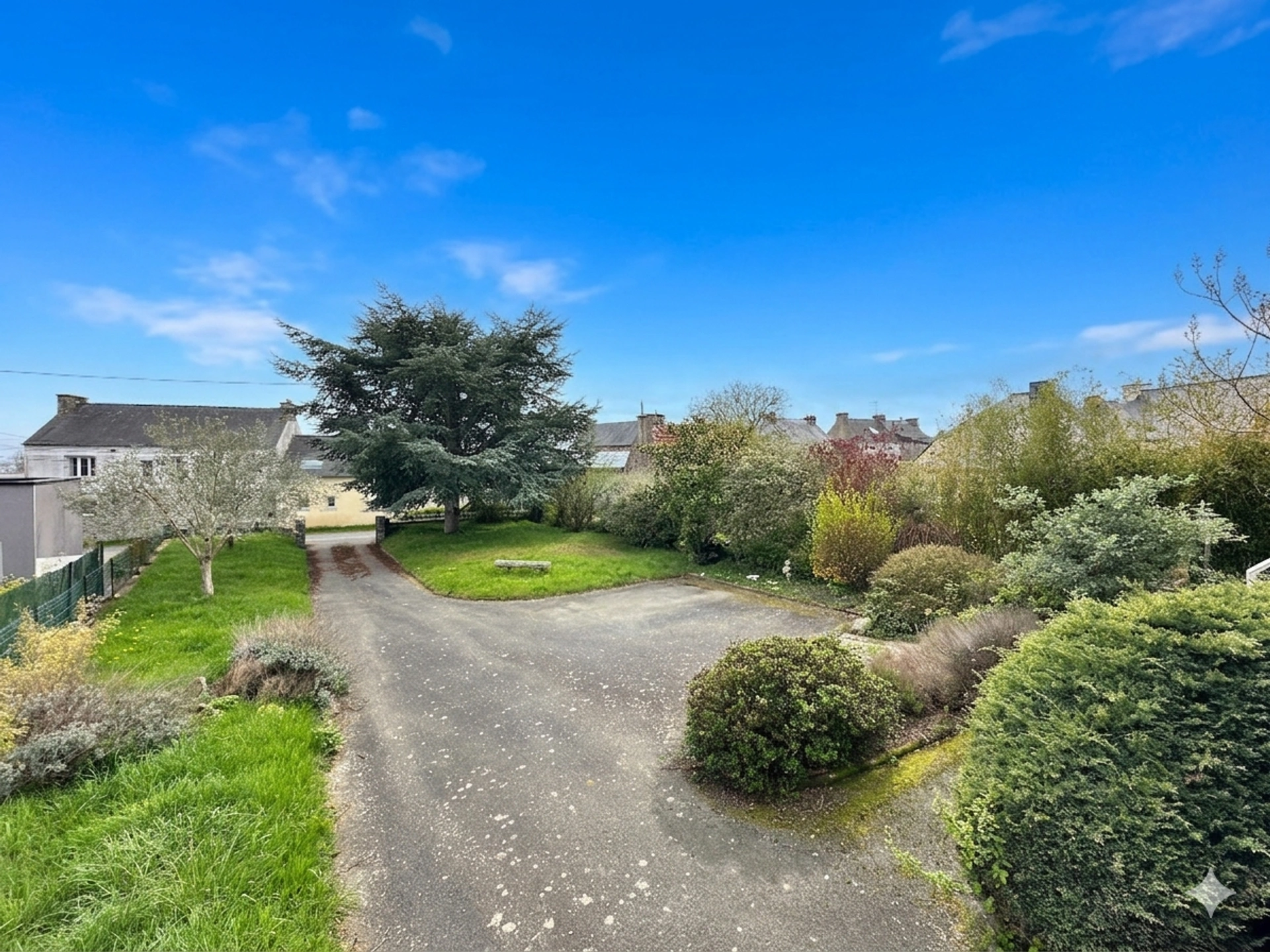 Grande maison familiale à Langueux avec 8 pièces et grand jardin 