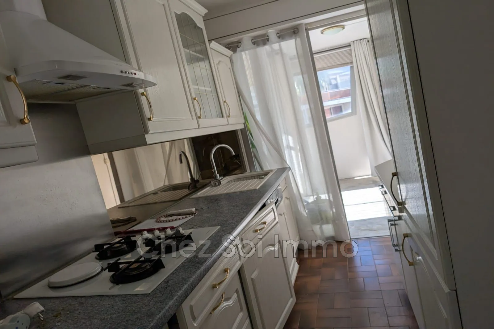 Appartement 2 pièces à Saint Laurent du Var avec terrasse près des plages 