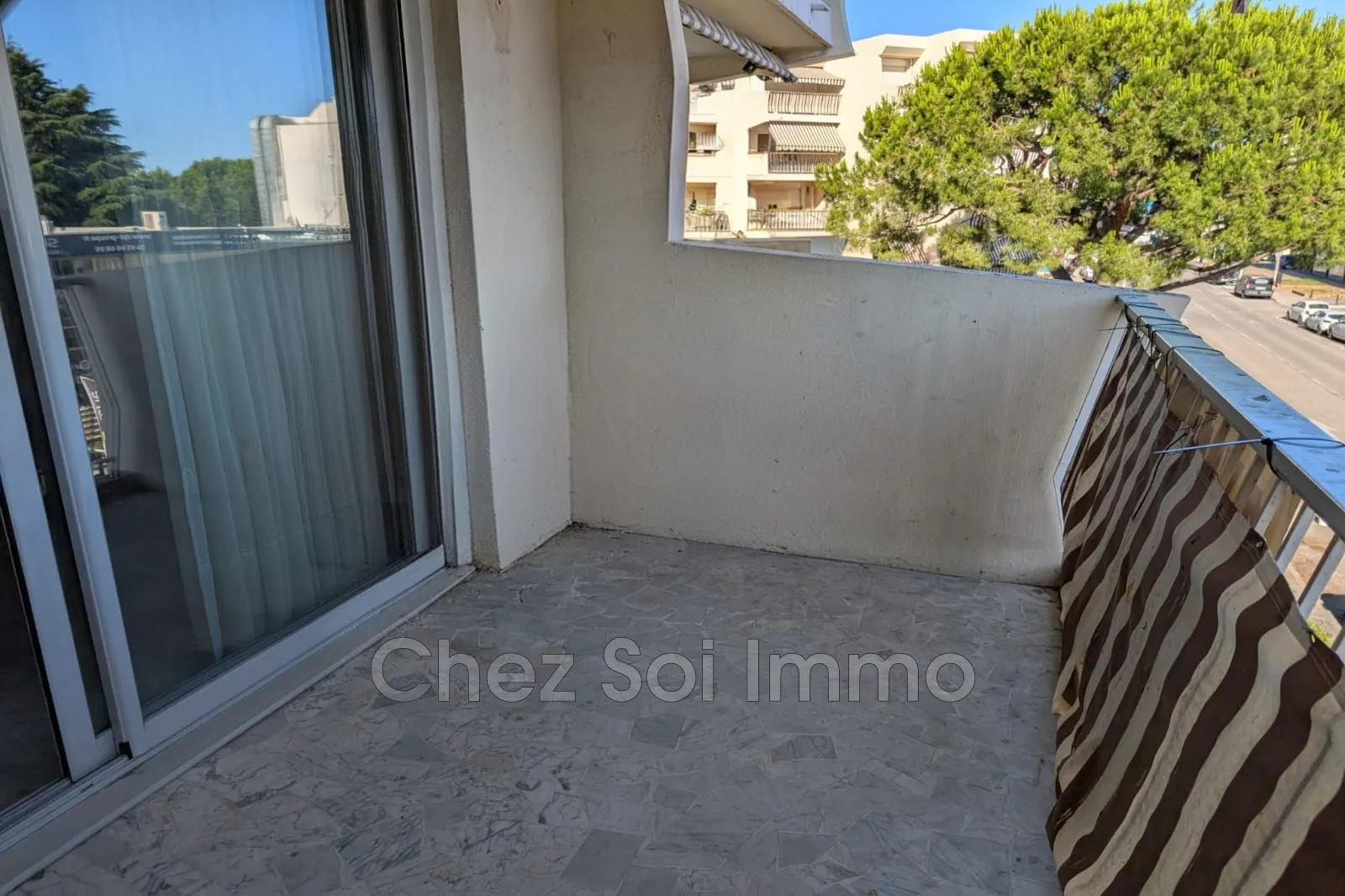 Appartement 2 pièces à Saint Laurent du Var avec terrasse près des plages 