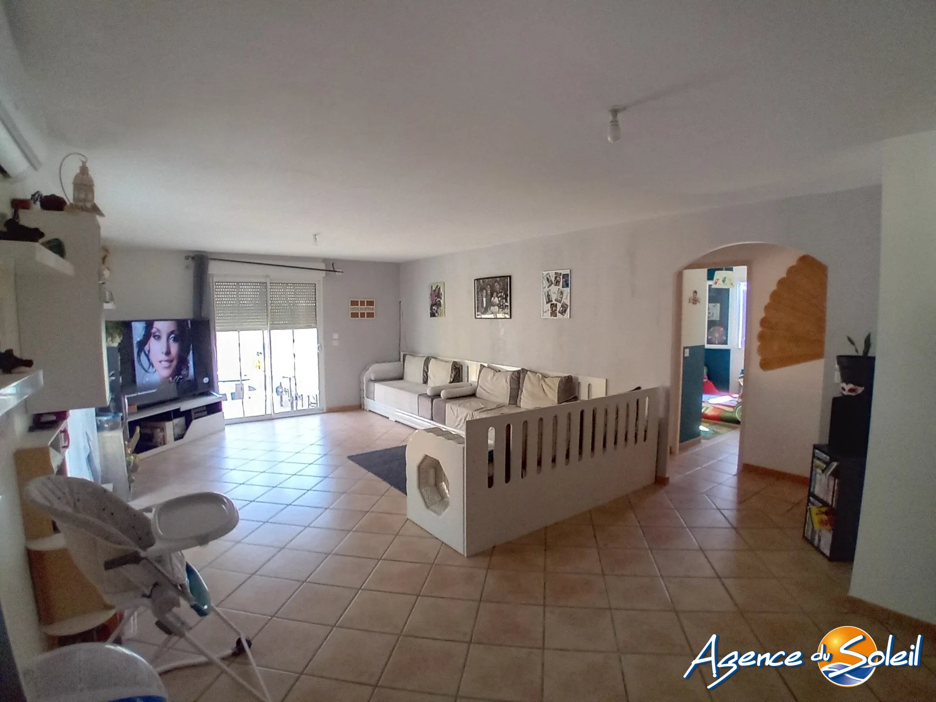 Villa de plain-pied à vendre à Fabrezan - 4 chambres, garage, jardin clôturé