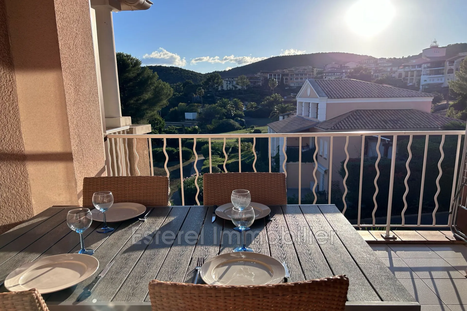 Charmant appartement 2 pièces avec terrasse à Agay dans le quartier de la Rade 